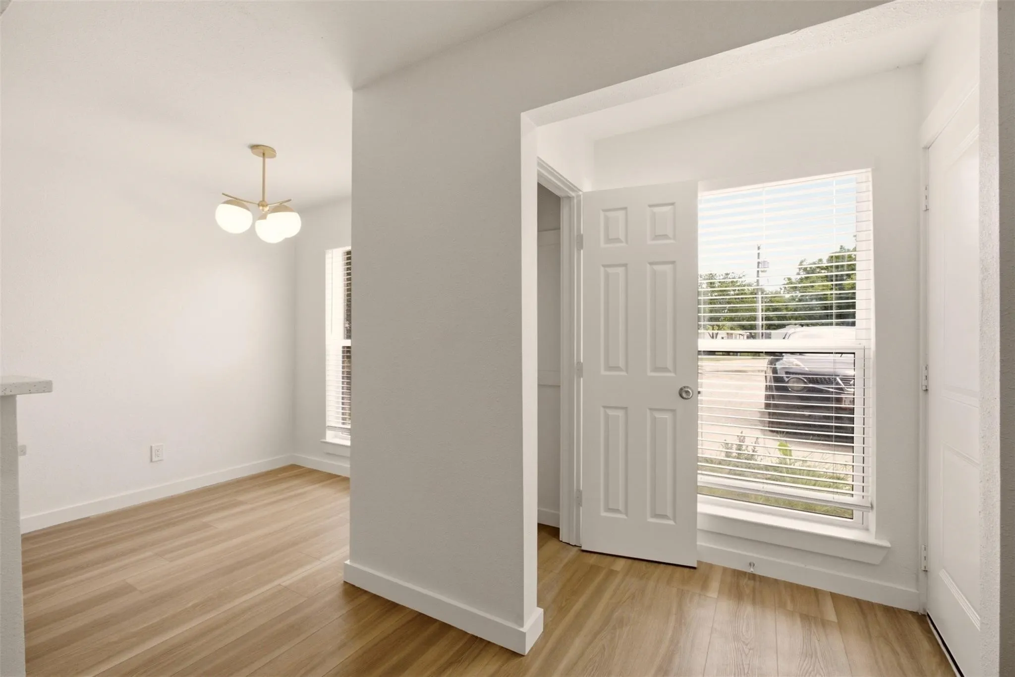 Apartment For Rent in Tarrant County , 908 Isbell Road A, Fort Worth, Texas 76114, 2 Bedroom, 2 Bathroom, Garage spaces, 920 Sqft, built in 1983, mls#21395471, Real Estate Agent in Fort Worth, Homes For Rent in Tarrant county, Homes For Rent in Fort Worth, Realtor in Fort Worth Texas, Real Estate Brokerage Independent Realty Texas, Luminita Cordes Realtor