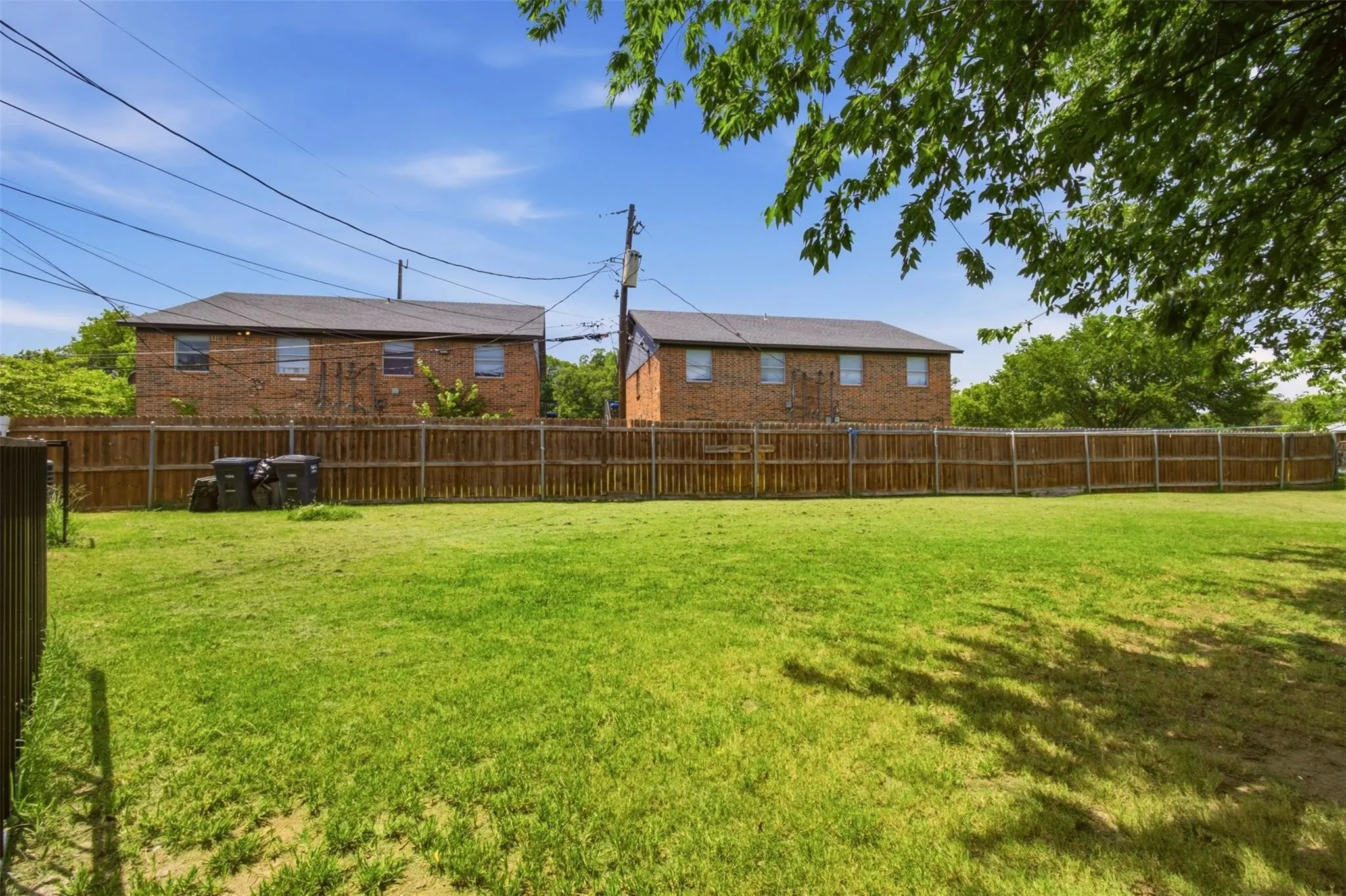 Apartment For Rent in Tarrant County , 908 Isbell Road A, Fort Worth, Texas 76114, 2 Bedroom, 2 Bathroom, Garage spaces, 920 Sqft, built in 1983, mls#21395471, Real Estate Agent in Fort Worth, Homes For Rent in Tarrant county, Homes For Rent in Fort Worth, Realtor in Fort Worth Texas, Real Estate Brokerage Independent Realty Texas, Luminita Cordes Realtor