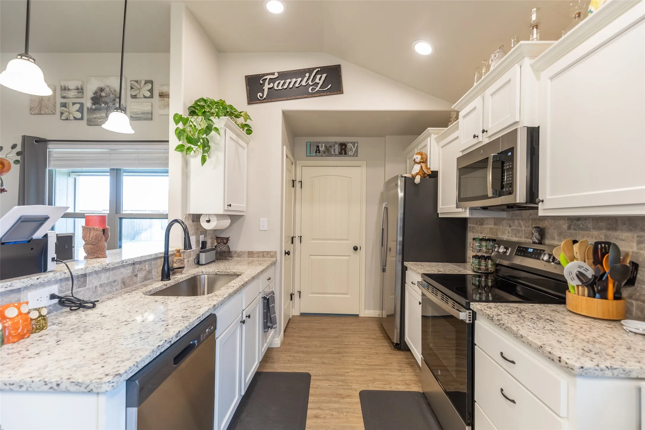 Single Family Residence For Sale in Taylor County , 194 Waterloo Drive, Abilene, Texas 79602, 3 Bedroom, 2 Bathroom, 2 Garage spaces, 1,103 Sqft, built in 2024, mls#21393939, Real Estate Agent in Abilene, Homes For Sale in Taylor county, Homes For Sale in Abilene, Realtor in Abilene Texas, Real Estate Brokerage Independent Realty Texas, Luminita Cordes Realtor