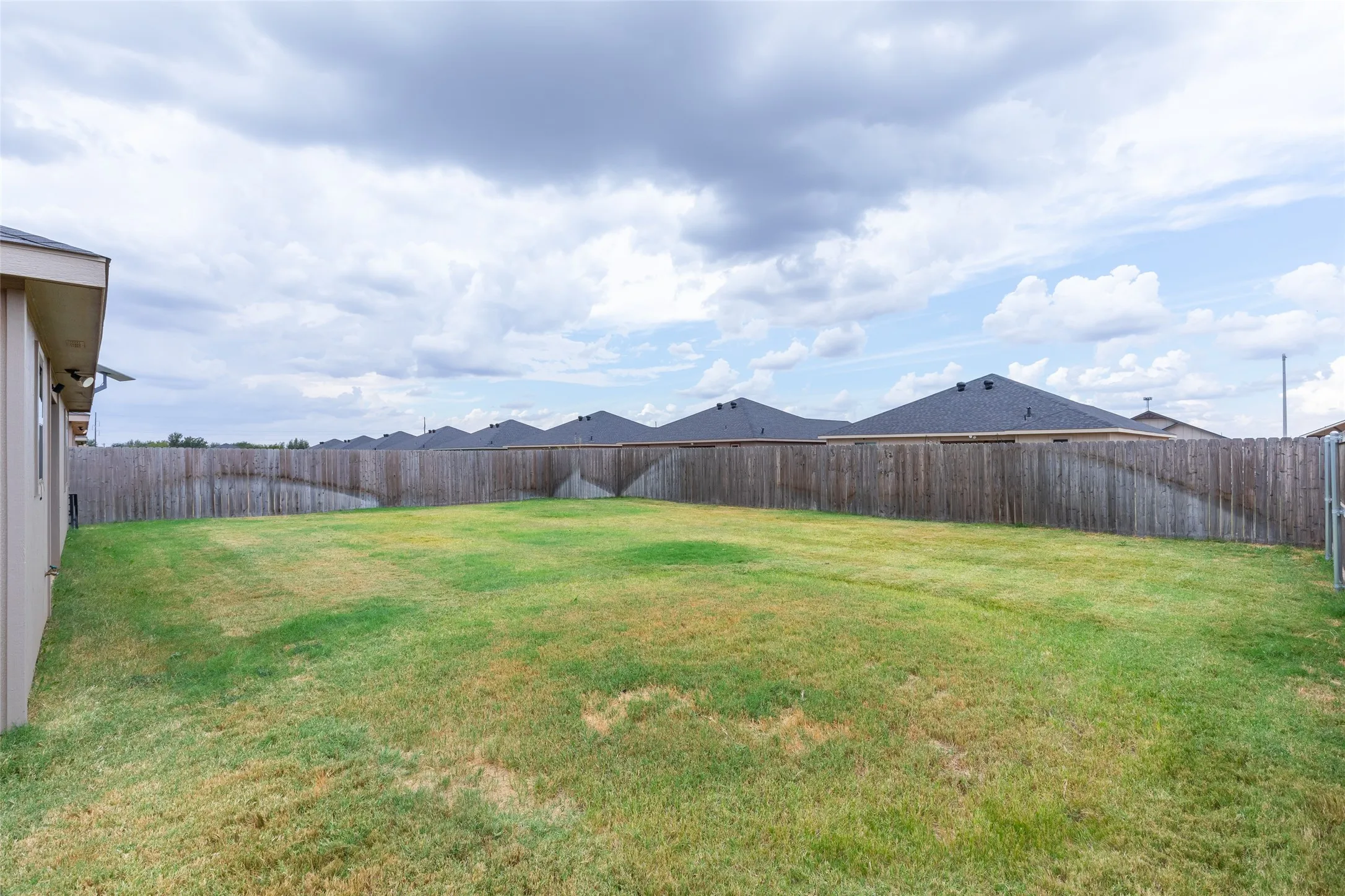 Single Family Residence For Sale in Taylor County , 194 Waterloo Drive, Abilene, Texas 79602, 3 Bedroom, 2 Bathroom, 2 Garage spaces, 1,103 Sqft, built in 2024, mls#21393939, Real Estate Agent in Abilene, Homes For Sale in Taylor county, Homes For Sale in Abilene, Realtor in Abilene Texas, Real Estate Brokerage Independent Realty Texas, Luminita Cordes Realtor