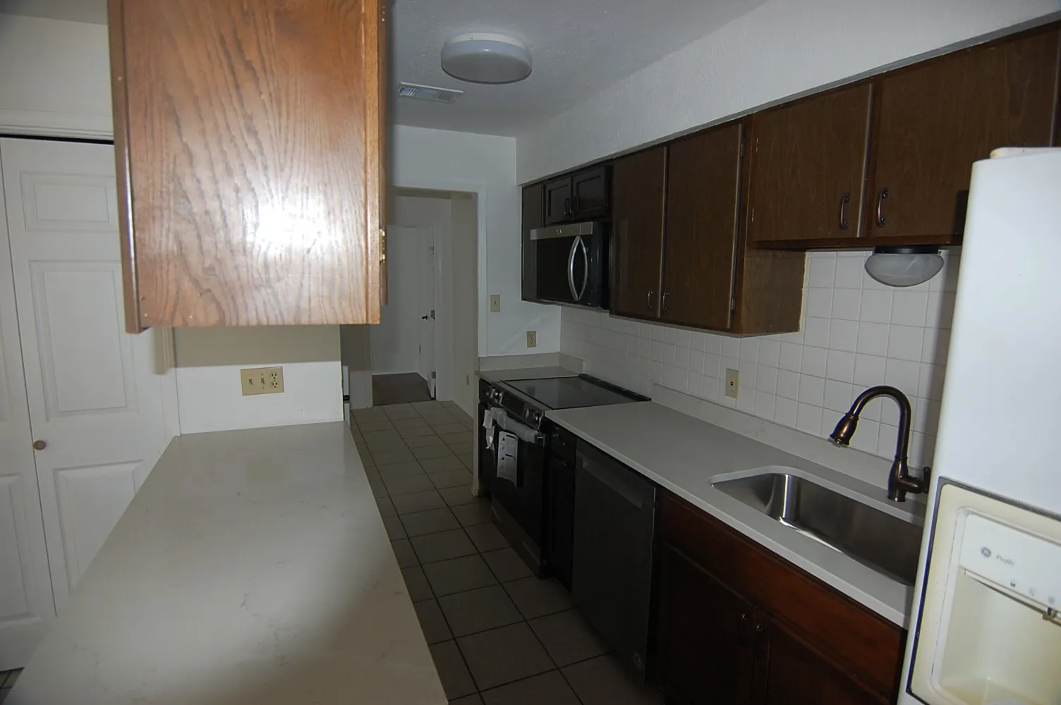 Duplex For Rent in Tarrant County , 4801 Woodland Park Boulevard, Arlington, Texas 76013, 4 Bedroom, 2 Bathroom, Garage spaces, 1,558 Sqft, built in 1978, mls#21387270, Real Estate Agent in Arlington, Homes For Rent in Tarrant county, Homes For Rent in Arlington, Realtor in Arlington Texas, Real Estate Brokerage Independent Realty Texas, Luminita Cordes Realtor