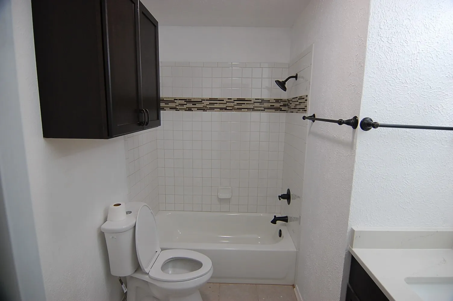 Duplex For Rent in Tarrant County , 4801 Woodland Park Boulevard, Arlington, Texas 76013, 4 Bedroom, 2 Bathroom, Garage spaces, 1,558 Sqft, built in 1978, mls#21387270, Real Estate Agent in Arlington, Homes For Rent in Tarrant county, Homes For Rent in Arlington, Realtor in Arlington Texas, Real Estate Brokerage Independent Realty Texas, Luminita Cordes Realtor