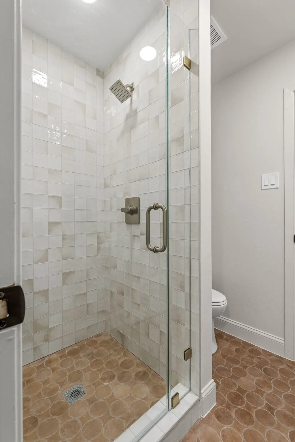 Single Family Residence For Sale in Dallas County , 6530 Southpoint Drive, Dallas, Texas 75248, 3 Bedroom, 4 Bathroom, 2 Garage spaces, 2,499 Sqft, built in 1973, mls#21394220, Real Estate Agent in Dallas, Homes For Sale in Dallas county, Homes For Sale in Dallas, Realtor in Dallas Texas, Real Estate Brokerage Independent Realty Texas, Luminita Cordes Realtor