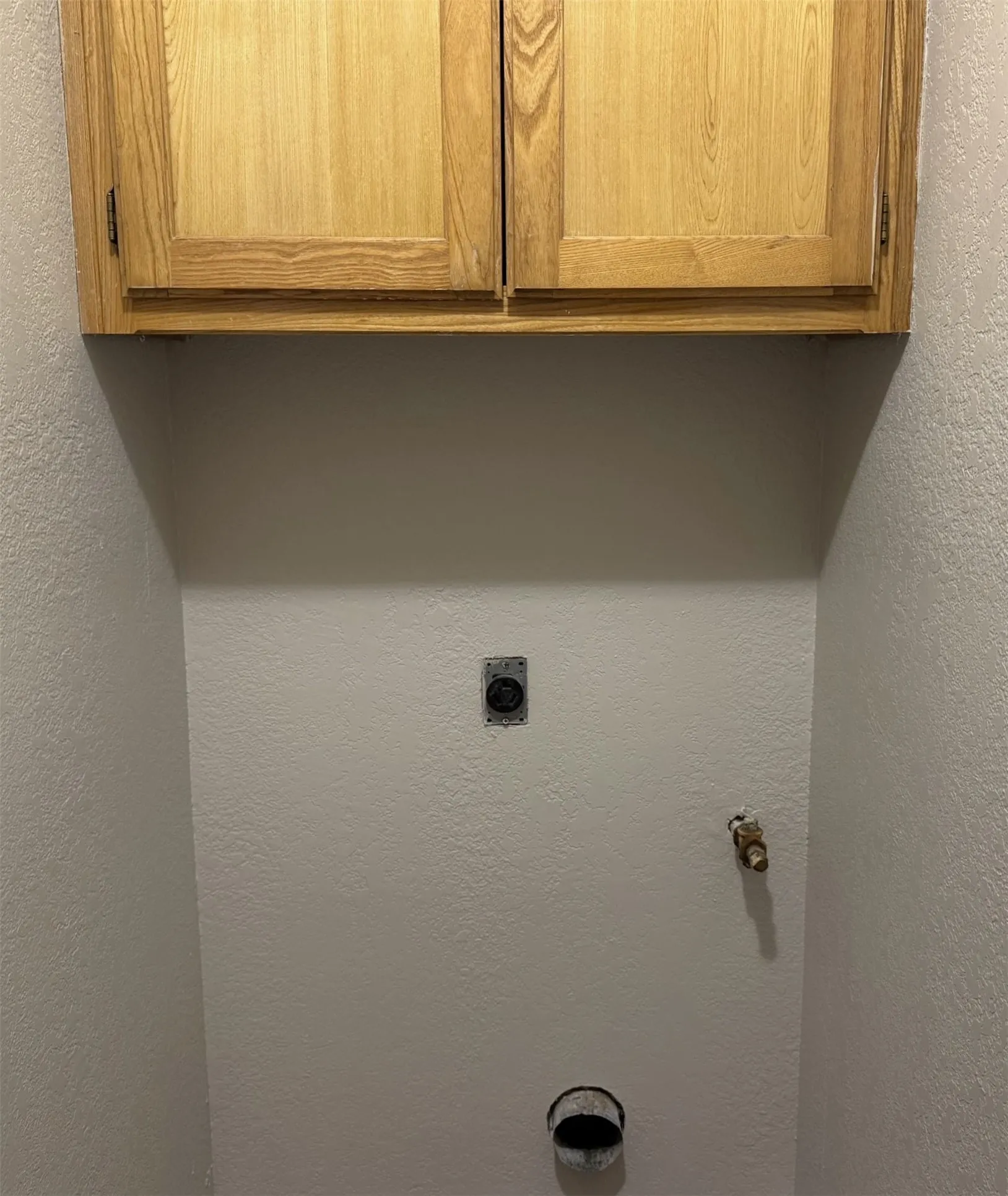 Duplex For Rent in Denton County , 2212 Bernard Street, Denton, Texas 76205, 2 Bedroom, 2 Bathroom, Garage spaces, 1,212 Sqft, built in 1985, mls#21395472, Real Estate Agent in Denton, Homes For Rent in Denton county, Homes For Rent in Denton, Realtor in Denton Texas, Real Estate Brokerage Independent Realty Texas, Luminita Cordes Realtor