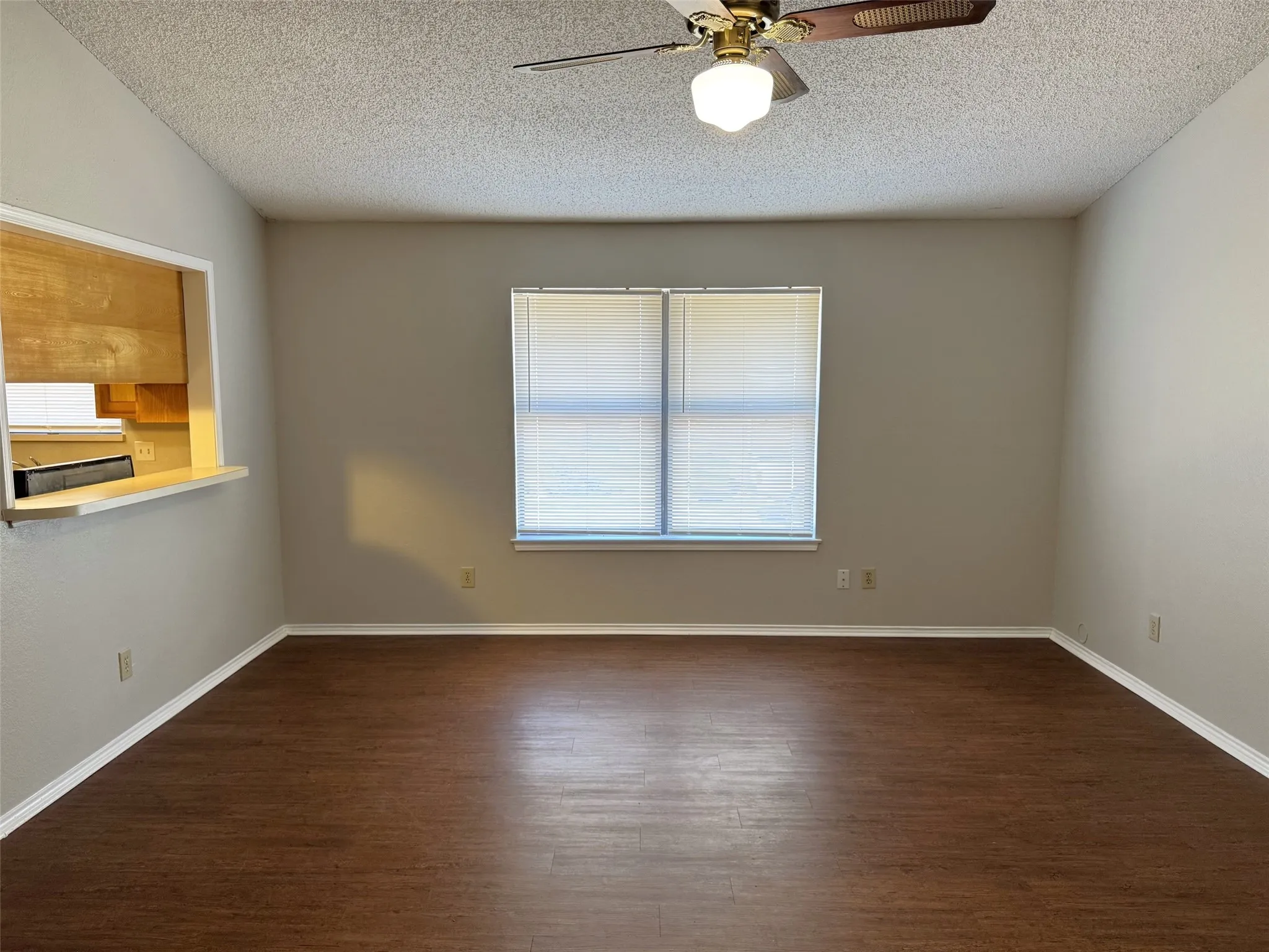 Duplex For Rent in Denton County , 2212 Bernard Street, Denton, Texas 76205, 2 Bedroom, 2 Bathroom, Garage spaces, 1,212 Sqft, built in 1985, mls#21395472, Real Estate Agent in Denton, Homes For Rent in Denton county, Homes For Rent in Denton, Realtor in Denton Texas, Real Estate Brokerage Independent Realty Texas, Luminita Cordes Realtor