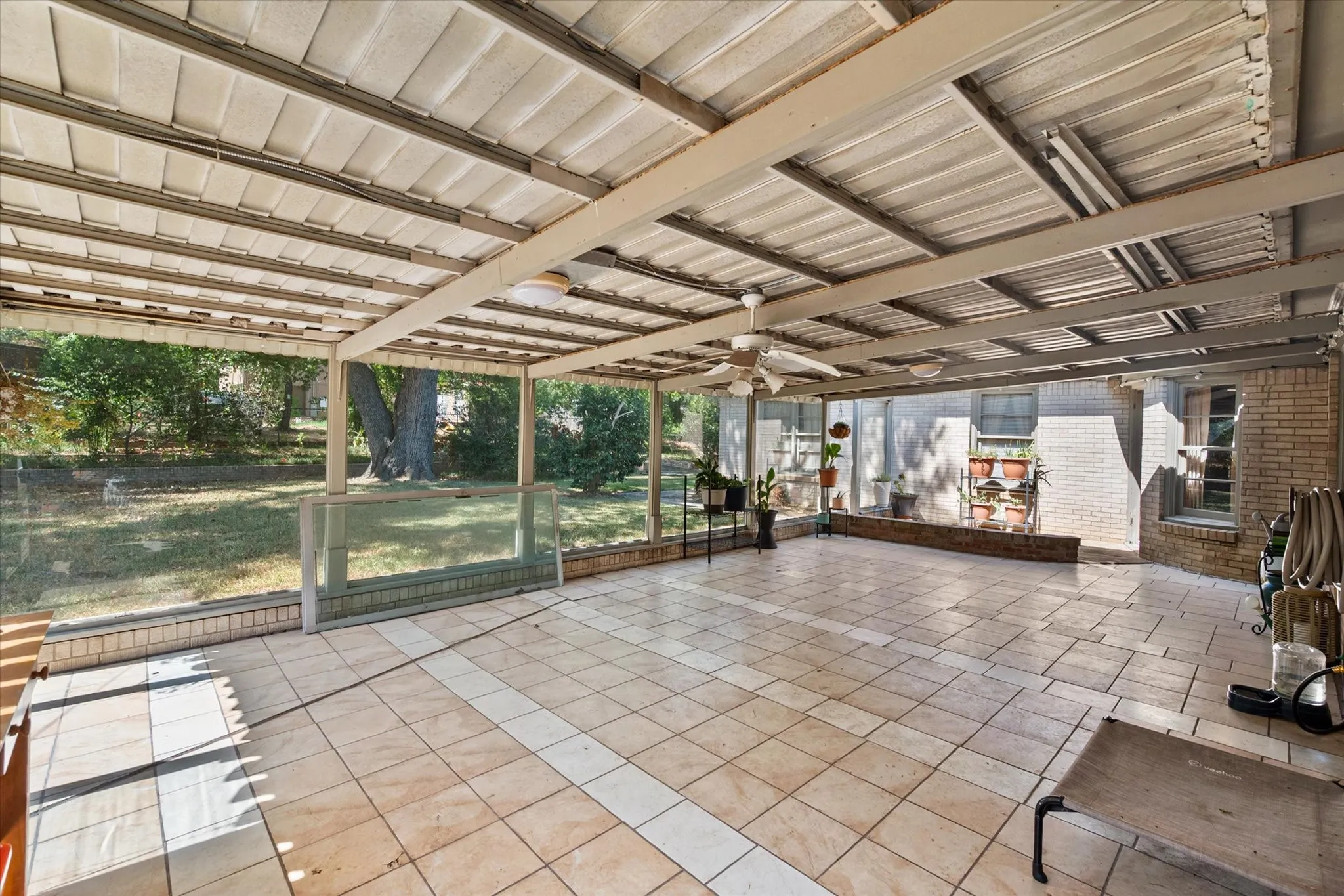 Single Family Residence For Sale in Henderson County , 708 S Palestine Street, Athens, Texas 75751, 3 Bedroom, 3 Bathroom, 2 Garage spaces, 3,053 Sqft, built in 1953, mls#21394457, Real Estate Agent in Athens, Homes For Sale in Henderson county, Homes For Sale in Athens, Realtor in Athens Texas, Real Estate Brokerage Independent Realty Texas, Luminita Cordes Realtor