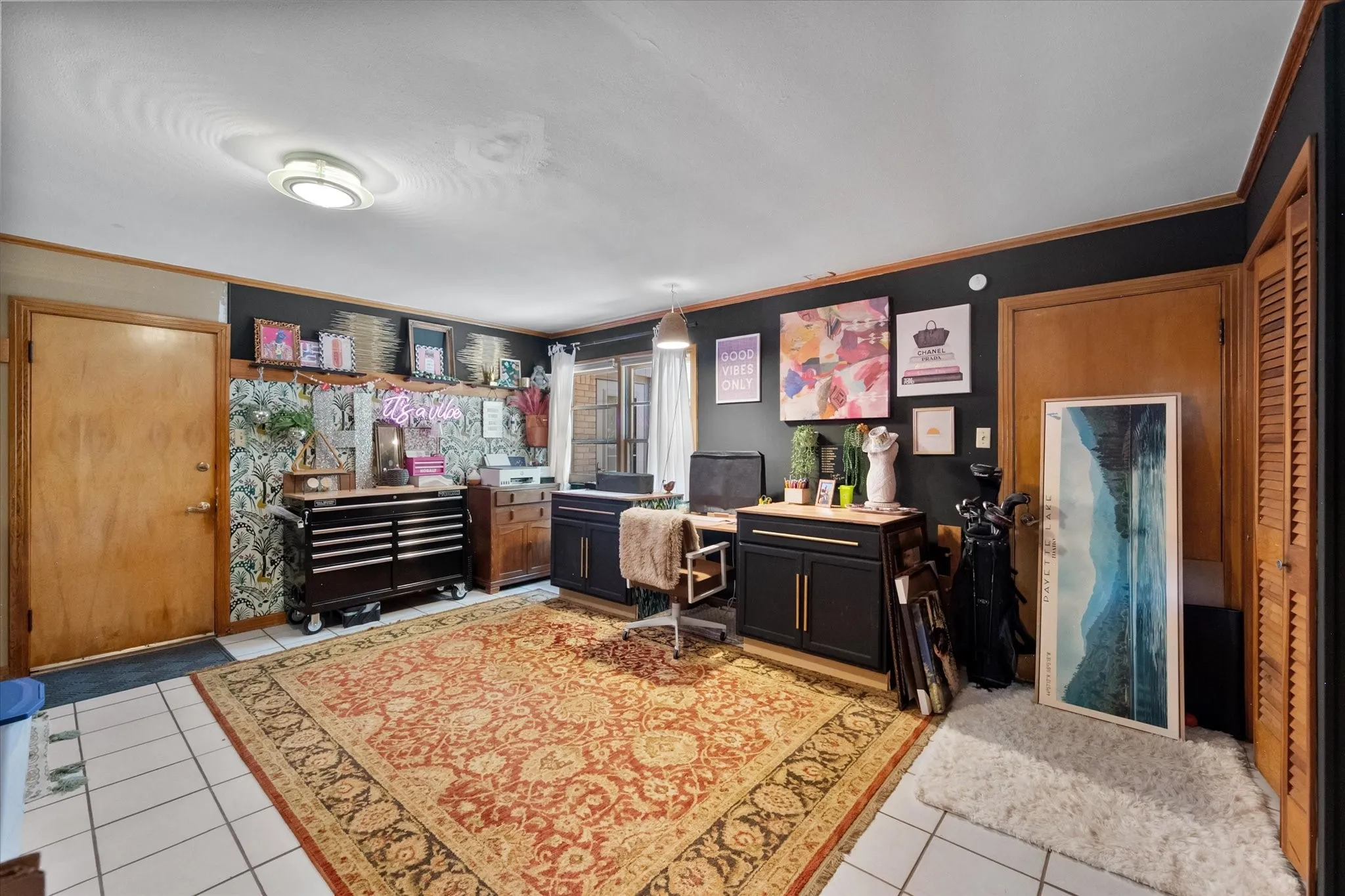 Single Family Residence For Sale in Henderson County , 708 S Palestine Street, Athens, Texas 75751, 3 Bedroom, 3 Bathroom, 2 Garage spaces, 3,053 Sqft, built in 1953, mls#21394457, Real Estate Agent in Athens, Homes For Sale in Henderson county, Homes For Sale in Athens, Realtor in Athens Texas, Real Estate Brokerage Independent Realty Texas, Luminita Cordes Realtor