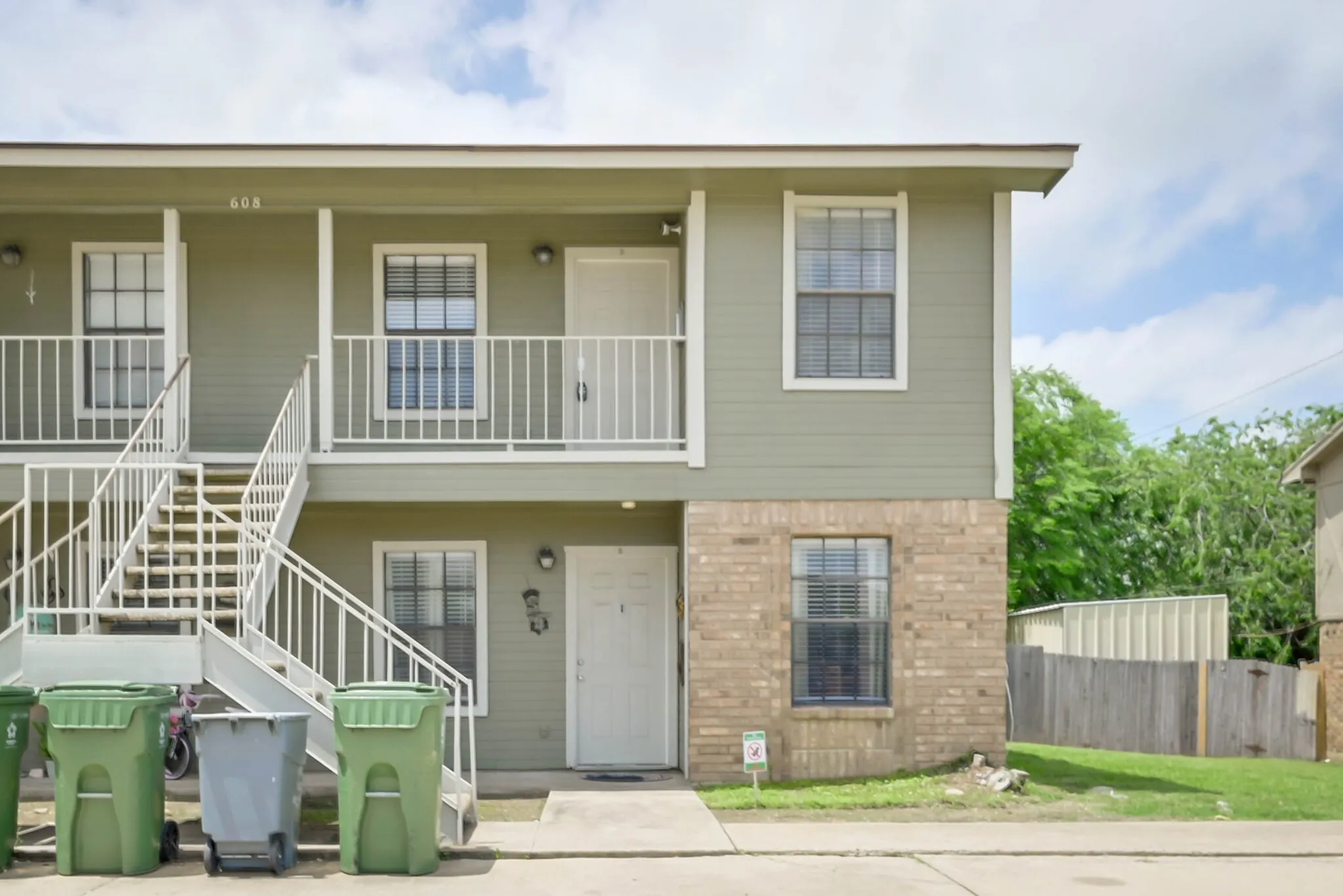Apartment For Rent in Tarrant County , 608 Kings Way Drive B, Mansfield, Texas 76063, 2 Bedroom, 1 Bathroom, Garage spaces, 813 Sqft, built in 1985, mls#21395490, Real Estate Agent in Mansfield, Homes For Rent in Tarrant county, Homes For Rent in Mansfield, Realtor in Mansfield Texas, Real Estate Brokerage Independent Realty Texas, Luminita Cordes Realtor