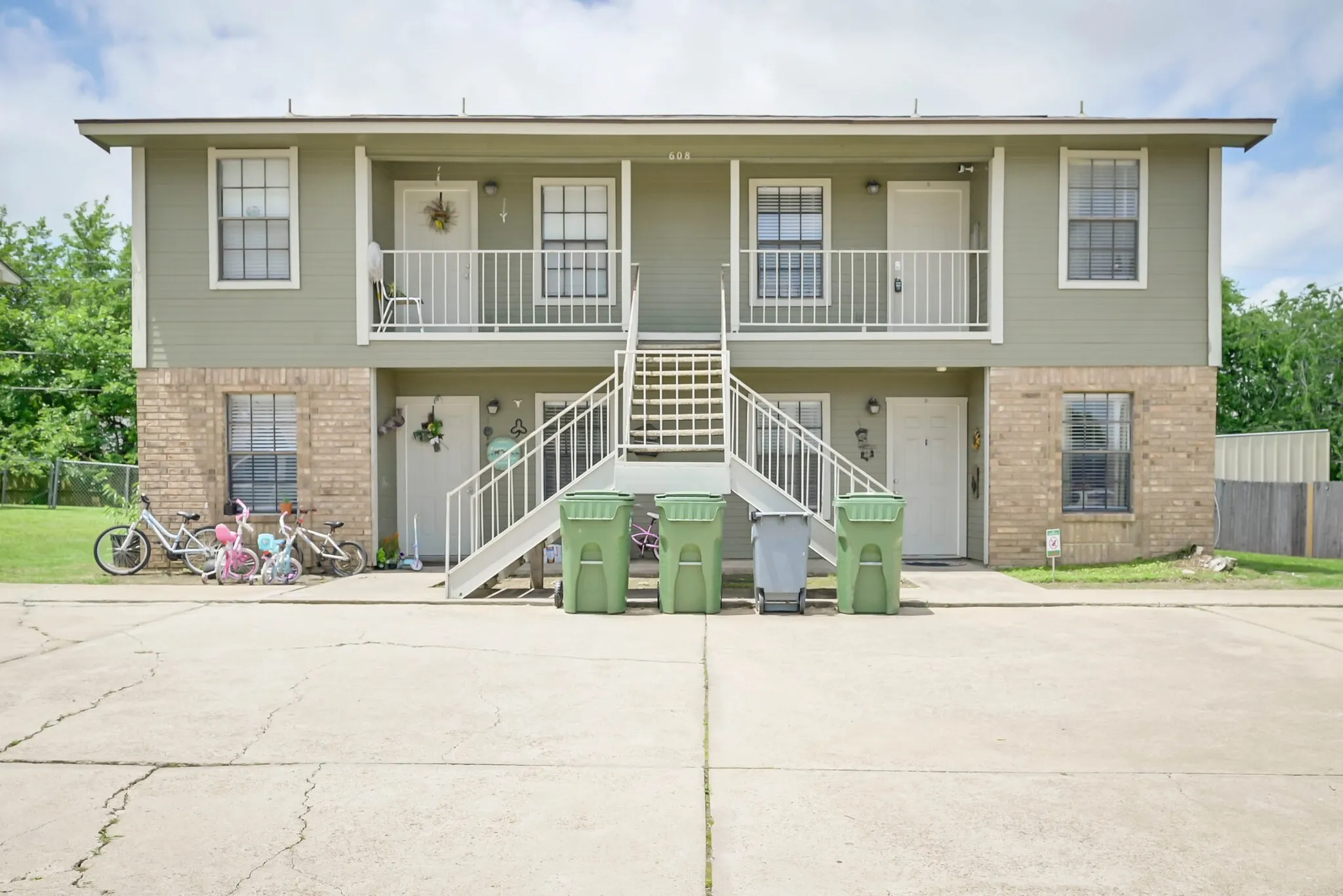 Apartment For Rent in Tarrant County , 608 Kings Way Drive B, Mansfield, Texas 76063, 2 Bedroom, 1 Bathroom, Garage spaces, 813 Sqft, built in 1985, mls#21395490, Real Estate Agent in Mansfield, Homes For Rent in Tarrant county, Homes For Rent in Mansfield, Realtor in Mansfield Texas, Real Estate Brokerage Independent Realty Texas, Luminita Cordes Realtor