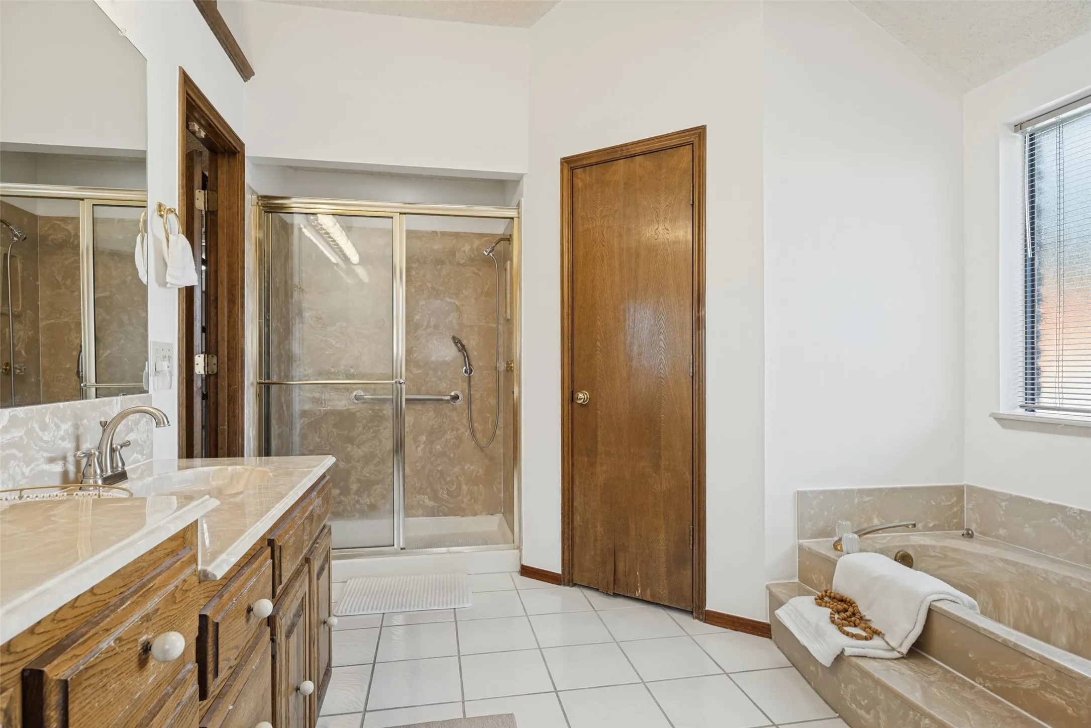 Seperate shower and tub. Freshly painted.