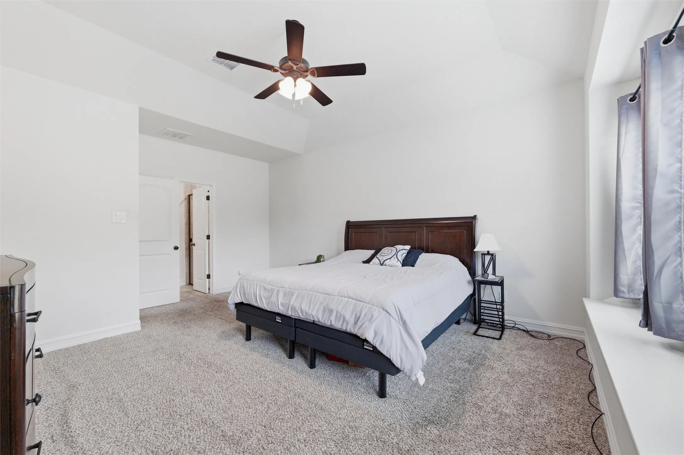 Single Family Residence For Rent in Johnson County , 2501 Bunker Hill Drive, Burleson, Texas 76028, 4 Bedroom, 3 Bathroom, 2 Garage spaces, 2,553 Sqft, built in 2021, mls#21384419, Real Estate Agent in Burleson, Homes For Rent in Johnson county, Homes For Rent in Burleson, Realtor in Burleson Texas, Real Estate Brokerage Independent Realty Texas, Luminita Cordes Realtor