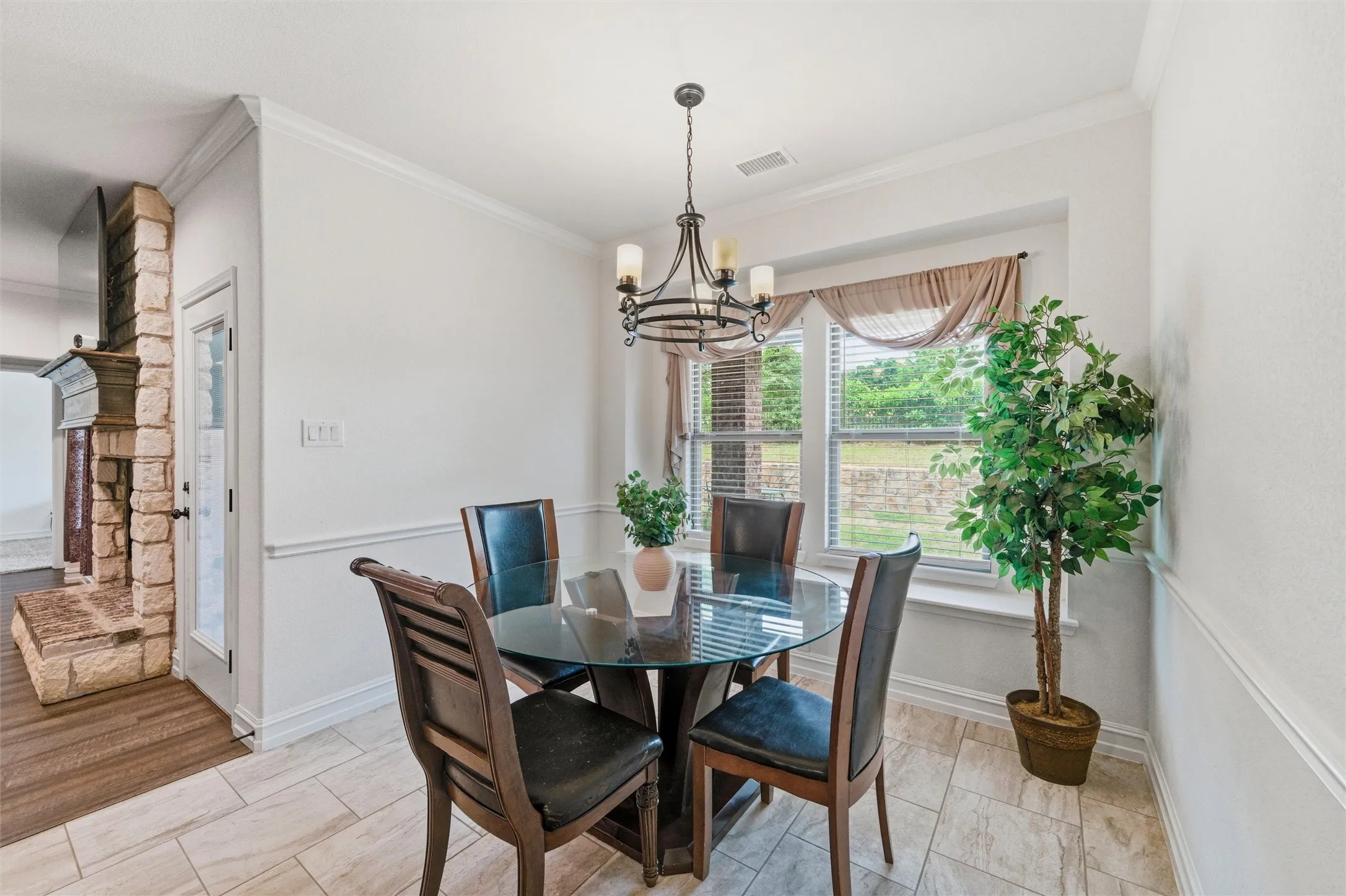 Single Family Residence For Rent in Johnson County , 2501 Bunker Hill Drive, Burleson, Texas 76028, 4 Bedroom, 3 Bathroom, 2 Garage spaces, 2,553 Sqft, built in 2021, mls#21384419, Real Estate Agent in Burleson, Homes For Rent in Johnson county, Homes For Rent in Burleson, Realtor in Burleson Texas, Real Estate Brokerage Independent Realty Texas, Luminita Cordes Realtor