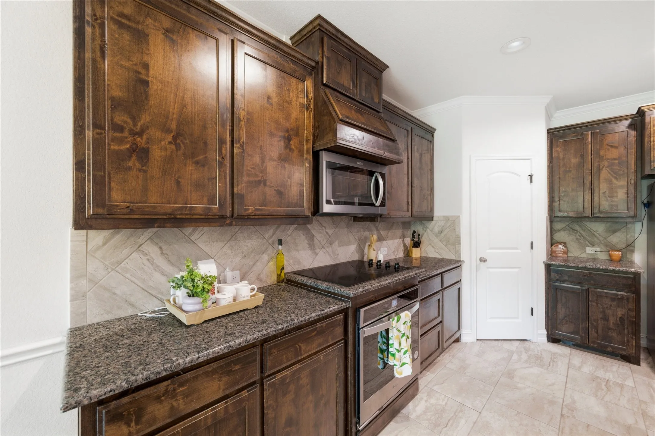 Single Family Residence For Rent in Johnson County , 2501 Bunker Hill Drive, Burleson, Texas 76028, 4 Bedroom, 3 Bathroom, 2 Garage spaces, 2,553 Sqft, built in 2021, mls#21384419, Real Estate Agent in Burleson, Homes For Rent in Johnson county, Homes For Rent in Burleson, Realtor in Burleson Texas, Real Estate Brokerage Independent Realty Texas, Luminita Cordes Realtor