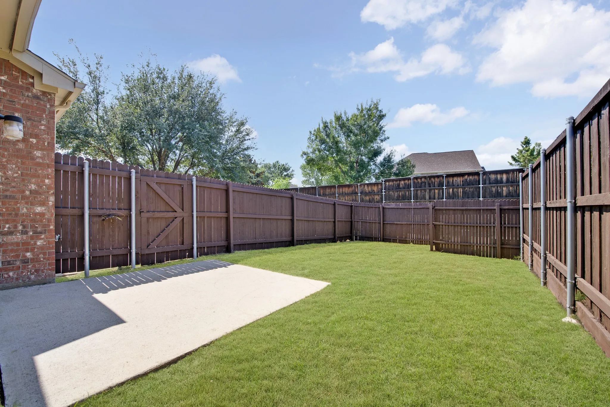 Single Family Residence For Sale in Collin County , 6883 Winston Drive, Frisco, Texas 75035, 3 Bedroom, 3 Bathroom, 2 Garage spaces, 2,004 Sqft, built in 2000, mls#21394967, Real Estate Agent in Frisco, Homes For Sale in Collin county, Homes For Sale in Frisco, Realtor in Frisco Texas, Real Estate Brokerage Independent Realty Texas, Luminita Cordes Realtor