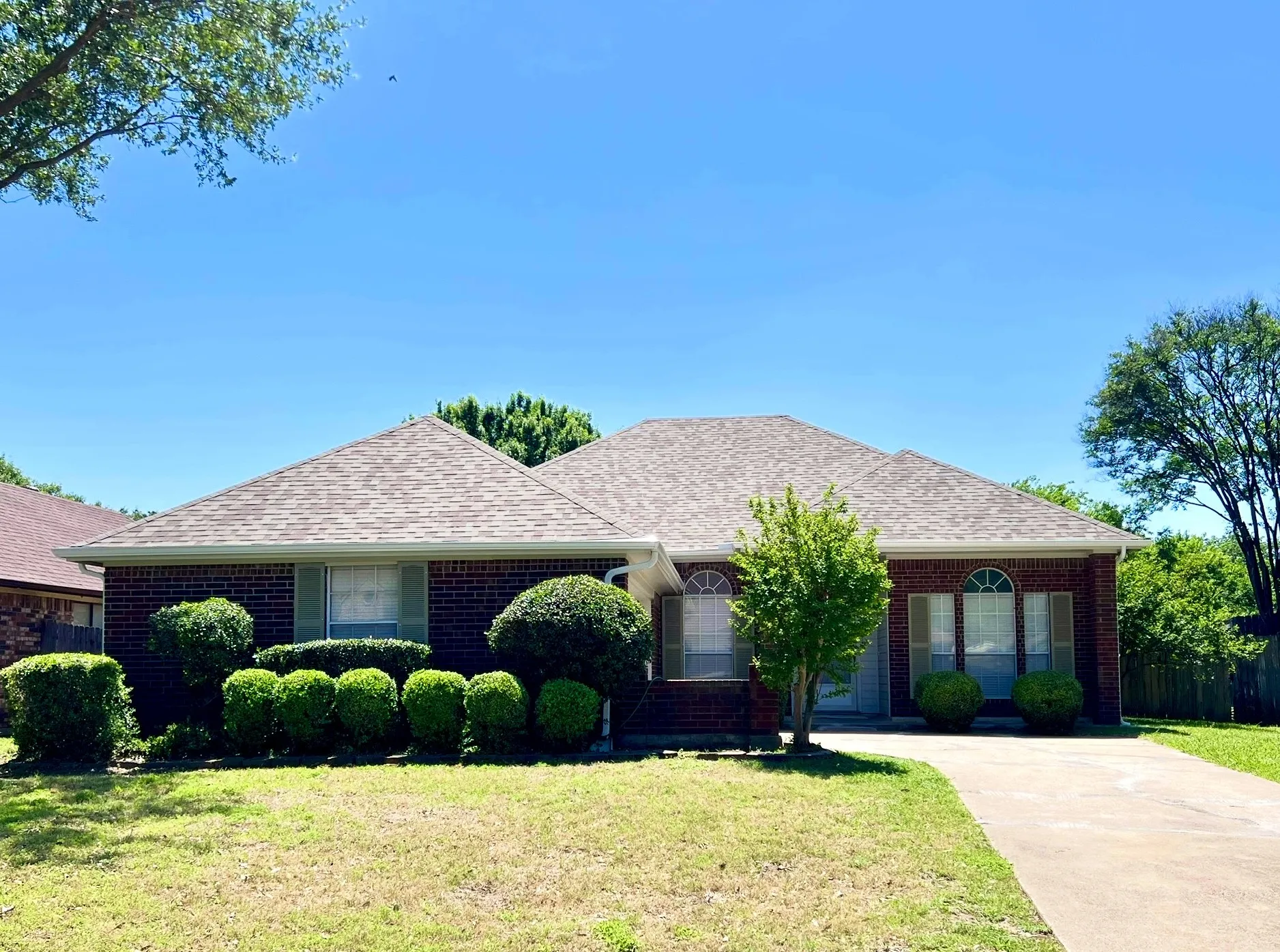 Single Family Residence For Rent in Tarrant County , 2735 Wentworth Drive, Grand Prairie, Texas 75052, 3 Bedroom, 2 Bathroom, 2 Garage spaces, 1,680 Sqft, built in 1986, mls#21395497, Real Estate Agent in Grand Prairie, Homes For Rent in Tarrant county, Homes For Rent in Grand Prairie, Realtor in Grand Prairie Texas, Real Estate Brokerage Independent Realty Texas, Luminita Cordes Realtor