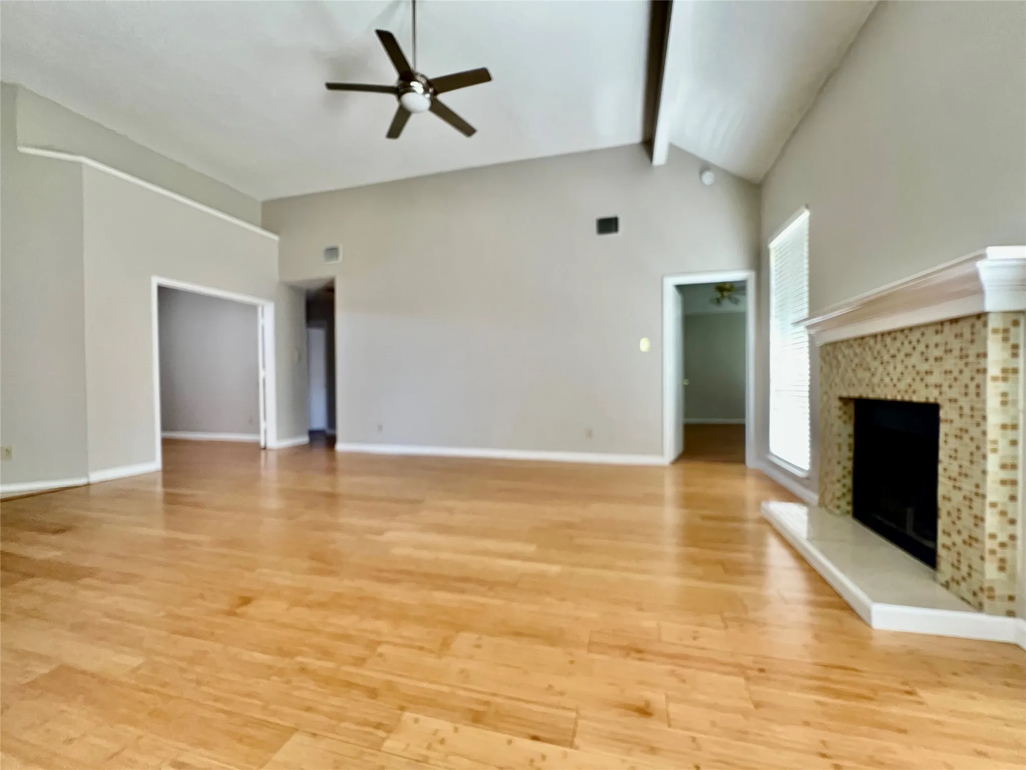 Single Family Residence For Rent in Tarrant County , 2735 Wentworth Drive, Grand Prairie, Texas 75052, 3 Bedroom, 2 Bathroom, 2 Garage spaces, 1,680 Sqft, built in 1986, mls#21395497, Real Estate Agent in Grand Prairie, Homes For Rent in Tarrant county, Homes For Rent in Grand Prairie, Realtor in Grand Prairie Texas, Real Estate Brokerage Independent Realty Texas, Luminita Cordes Realtor