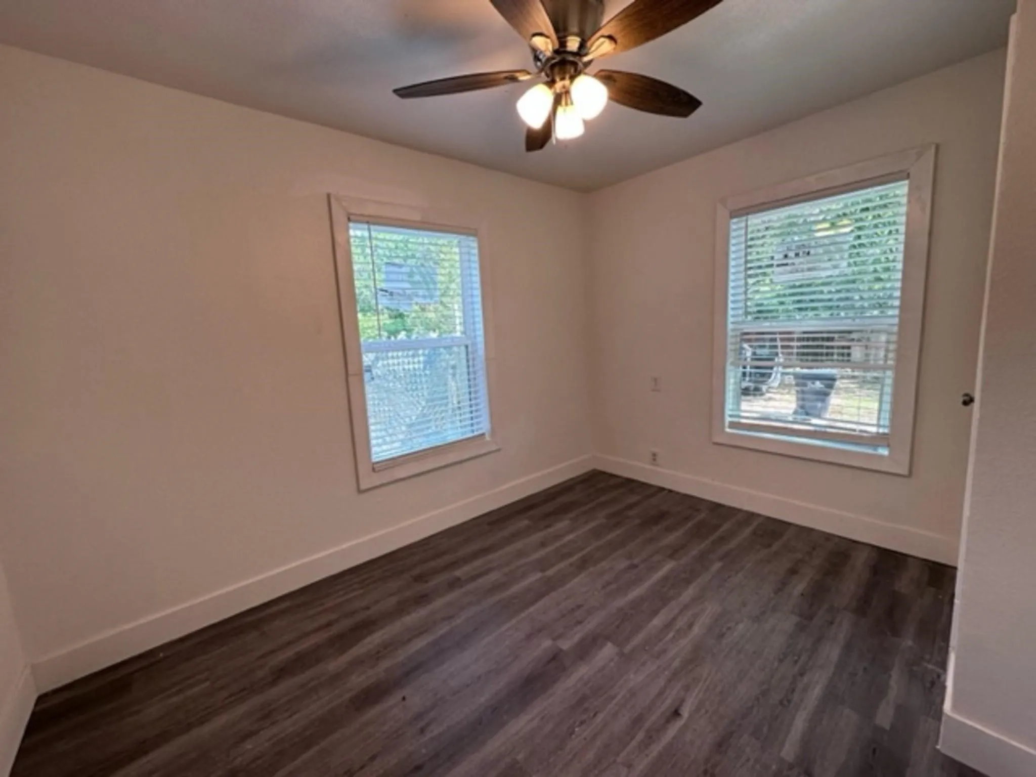 Single Family Residence For Rent in Grayson County , 706 E Acheson Road, Denison, Texas 75021, 2 Bedroom, 1 Bathroom, Garage spaces, 672 Sqft, built in 1940, mls#21395499, Real Estate Agent in Denison, Homes For Rent in Grayson county, Homes For Rent in Denison, Realtor in Denison Texas, Real Estate Brokerage Independent Realty Texas, Luminita Cordes Realtor