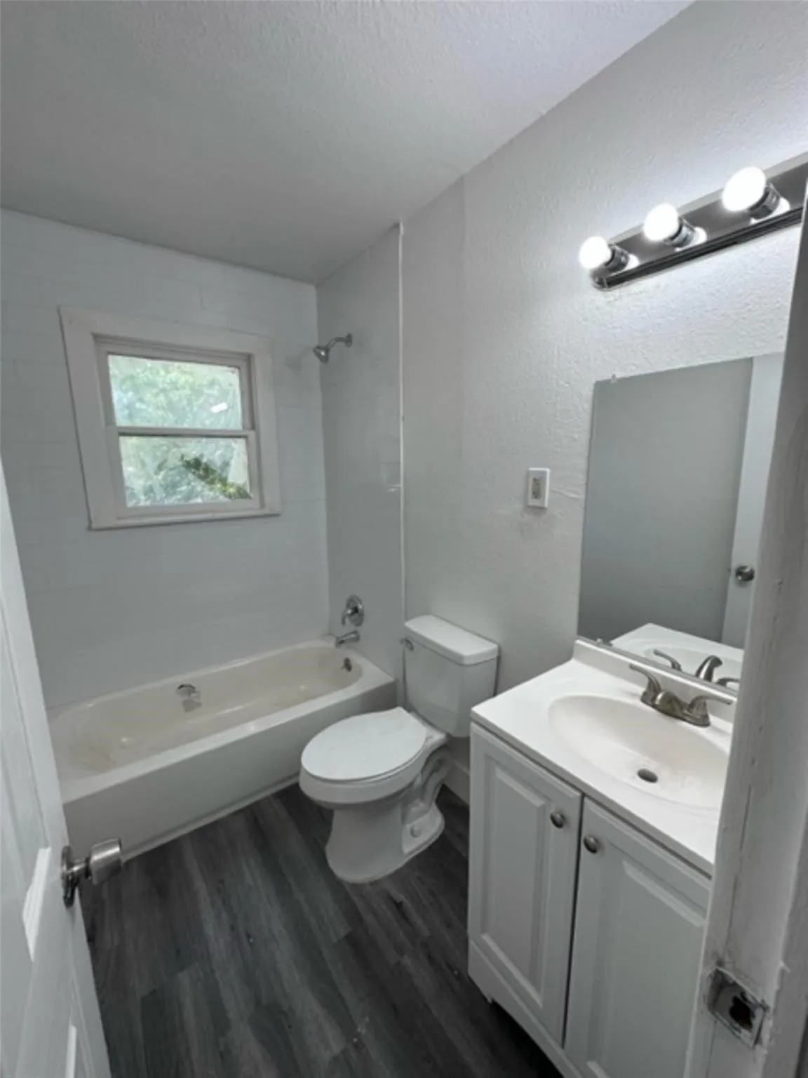 Single Family Residence For Rent in Grayson County , 706 E Acheson Road, Denison, Texas 75021, 2 Bedroom, 1 Bathroom, Garage spaces, 672 Sqft, built in 1940, mls#21395499, Real Estate Agent in Denison, Homes For Rent in Grayson county, Homes For Rent in Denison, Realtor in Denison Texas, Real Estate Brokerage Independent Realty Texas, Luminita Cordes Realtor