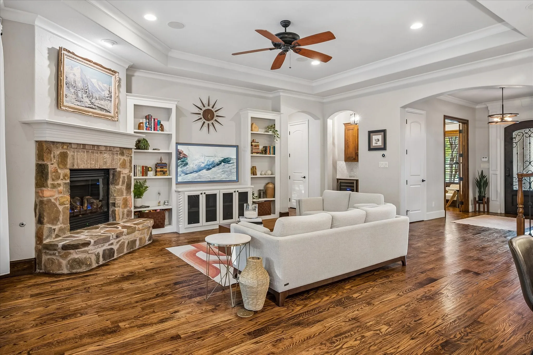 Single Family Residence For Sale in Tarrant County , 512 Clear Vista Drive, Trophy Club, Texas 76262, 4 Bedroom, 5 Bathroom, 3 Garage spaces, 4,139 Sqft, built in 2013, mls#21385388, Real Estate Agent in Trophy Club, Homes For Sale in Tarrant county, Homes For Sale in Trophy Club, Realtor in Trophy Club Texas, Real Estate Brokerage Independent Realty Texas, Luminita Cordes Realtor