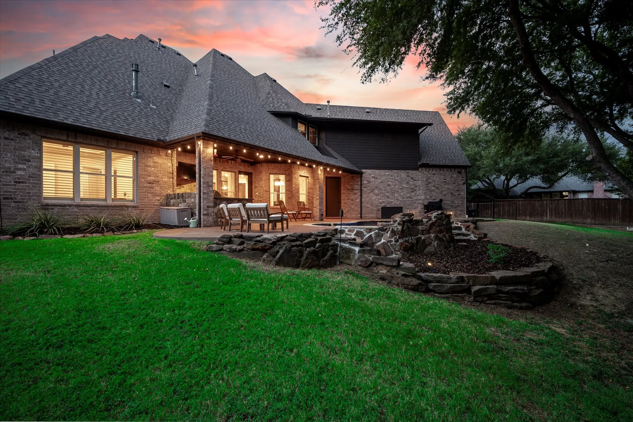 Single Family Residence For Sale in Tarrant County , 512 Clear Vista Drive, Trophy Club, Texas 76262, 4 Bedroom, 5 Bathroom, 3 Garage spaces, 4,139 Sqft, built in 2013, mls#21385388, Real Estate Agent in Trophy Club, Homes For Sale in Tarrant county, Homes For Sale in Trophy Club, Realtor in Trophy Club Texas, Real Estate Brokerage Independent Realty Texas, Luminita Cordes Realtor