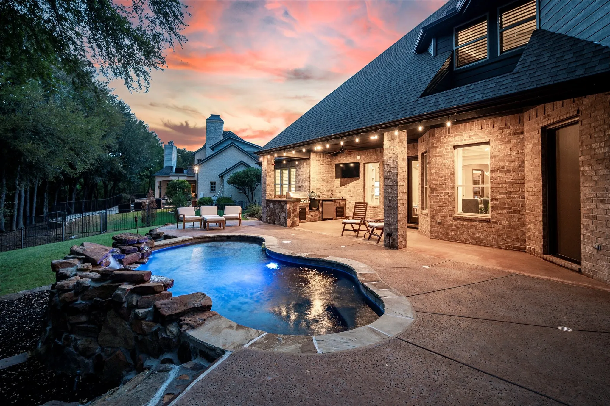 Single Family Residence For Sale in Tarrant County , 512 Clear Vista Drive, Trophy Club, Texas 76262, 4 Bedroom, 5 Bathroom, 3 Garage spaces, 4,139 Sqft, built in 2013, mls#21385388, Real Estate Agent in Trophy Club, Homes For Sale in Tarrant county, Homes For Sale in Trophy Club, Realtor in Trophy Club Texas, Real Estate Brokerage Independent Realty Texas, Luminita Cordes Realtor