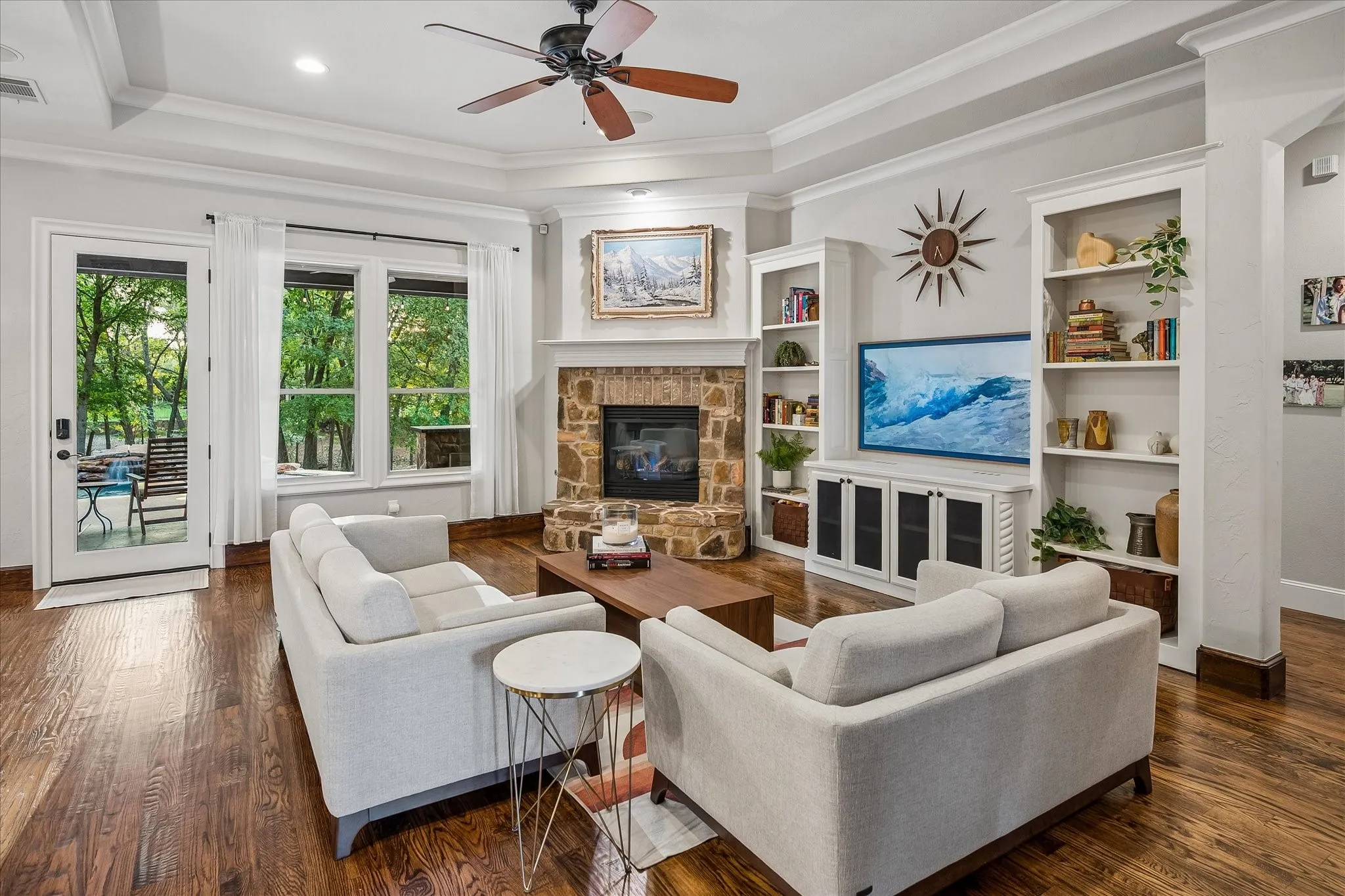 Single Family Residence For Sale in Tarrant County , 512 Clear Vista Drive, Trophy Club, Texas 76262, 4 Bedroom, 5 Bathroom, 3 Garage spaces, 4,139 Sqft, built in 2013, mls#21385388, Real Estate Agent in Trophy Club, Homes For Sale in Tarrant county, Homes For Sale in Trophy Club, Realtor in Trophy Club Texas, Real Estate Brokerage Independent Realty Texas, Luminita Cordes Realtor