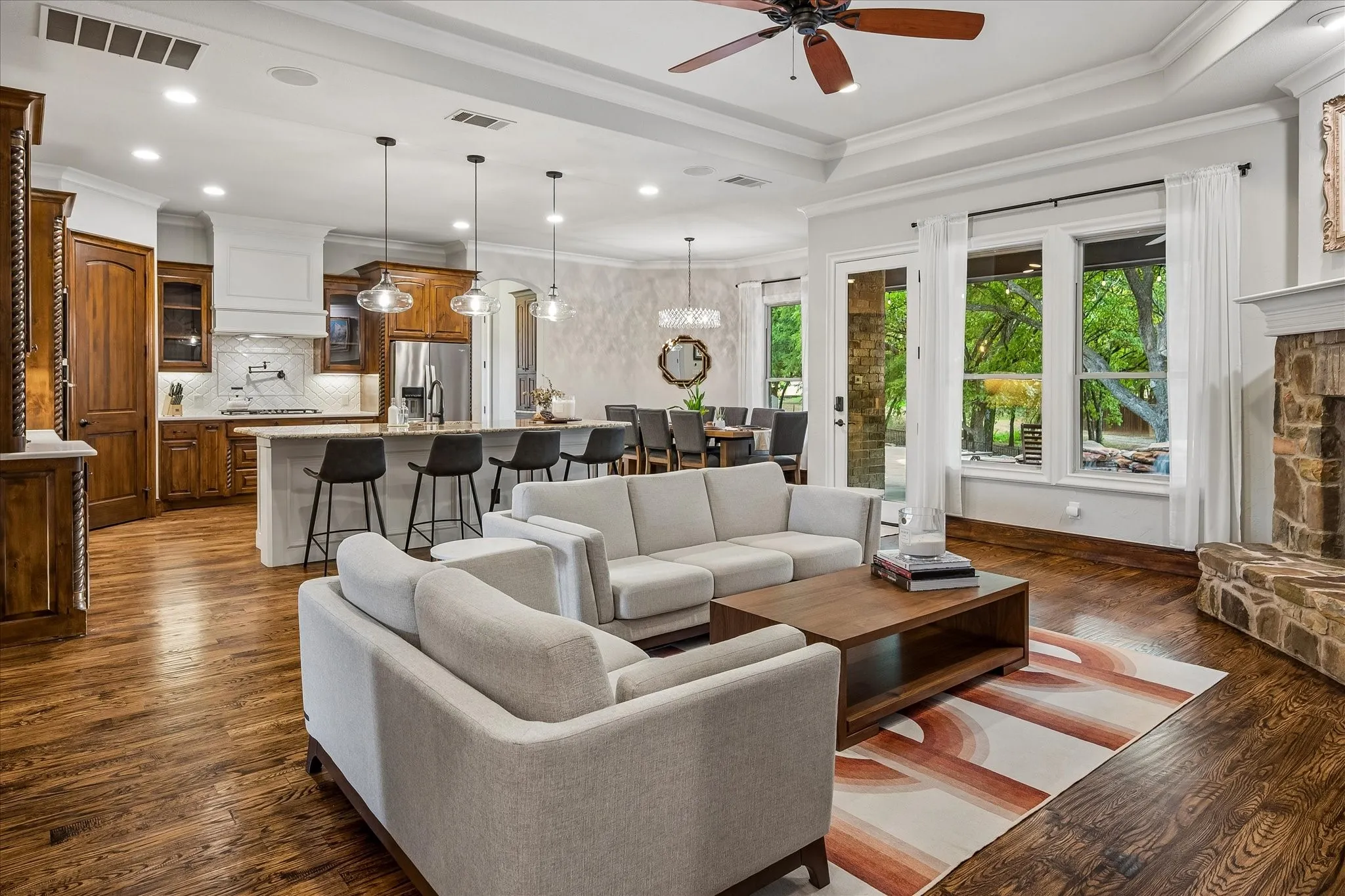 Single Family Residence For Sale in Tarrant County , 512 Clear Vista Drive, Trophy Club, Texas 76262, 4 Bedroom, 5 Bathroom, 3 Garage spaces, 4,139 Sqft, built in 2013, mls#21385388, Real Estate Agent in Trophy Club, Homes For Sale in Tarrant county, Homes For Sale in Trophy Club, Realtor in Trophy Club Texas, Real Estate Brokerage Independent Realty Texas, Luminita Cordes Realtor