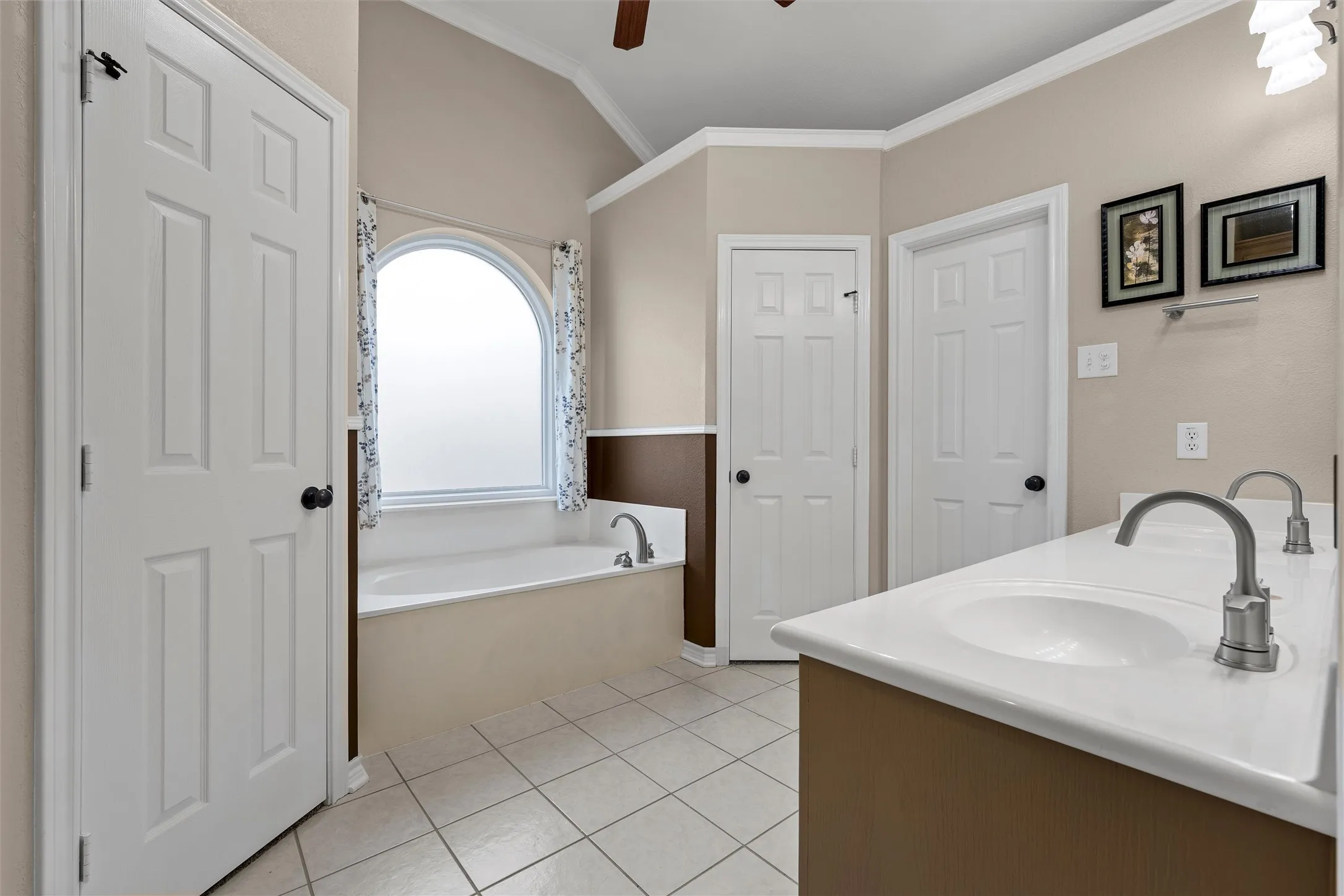 Single Family Residence For Sale in Mc Lennan County , 10617 Aquilla Trail, Waco, Texas 76708, 4 Bedroom, 2 Bathroom, 2 Garage spaces, 1,810 Sqft, built in 2006, mls#21394938, Real Estate Agent in Waco, Homes For Sale in Mc Lennan county, Homes For Sale in Waco, Realtor in Waco Texas, Real Estate Brokerage Independent Realty Texas, Luminita Cordes Realtor