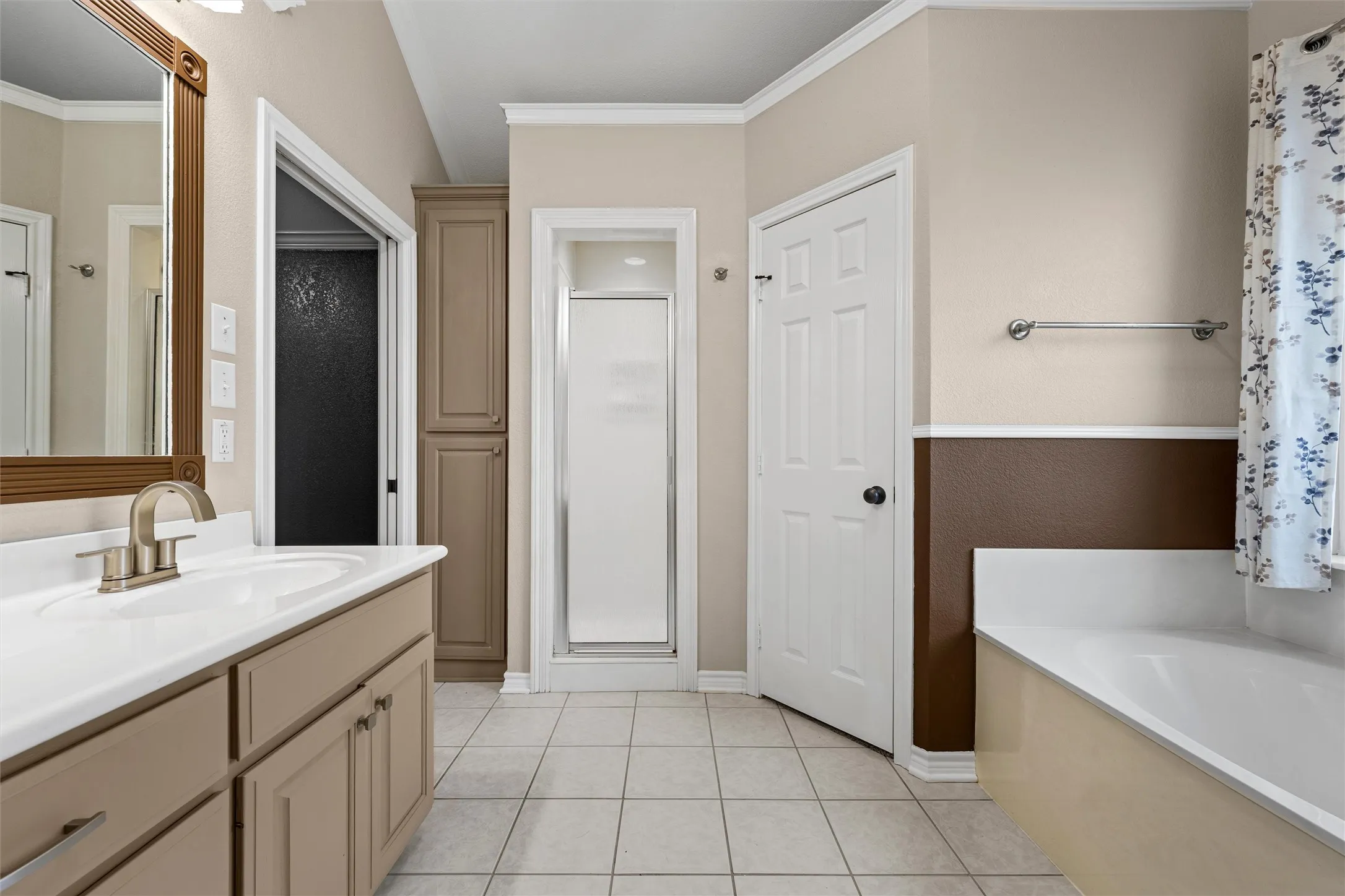 Single Family Residence For Sale in Mc Lennan County , 10617 Aquilla Trail, Waco, Texas 76708, 4 Bedroom, 2 Bathroom, 2 Garage spaces, 1,810 Sqft, built in 2006, mls#21394938, Real Estate Agent in Waco, Homes For Sale in Mc Lennan county, Homes For Sale in Waco, Realtor in Waco Texas, Real Estate Brokerage Independent Realty Texas, Luminita Cordes Realtor