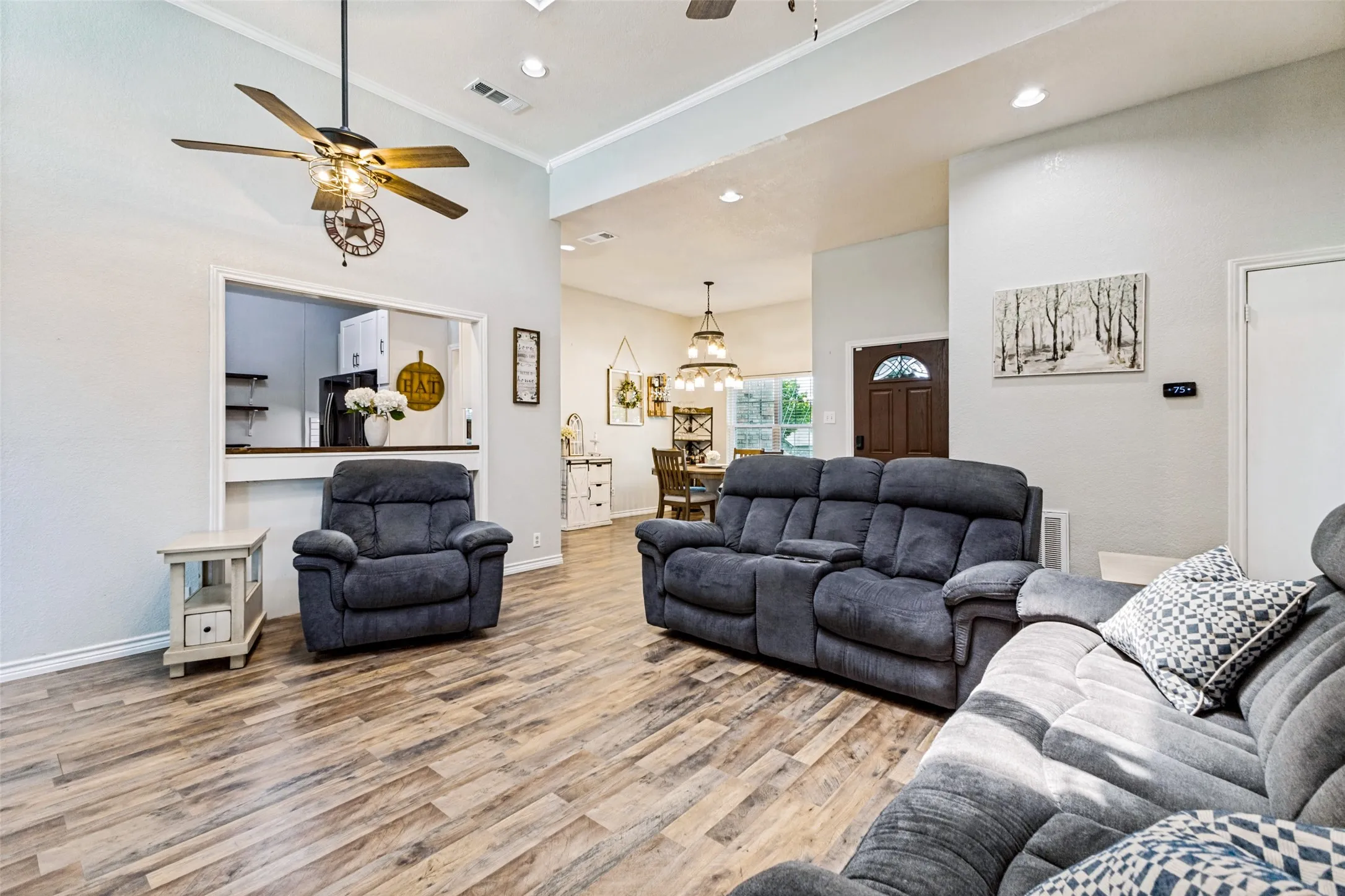 Single Family Residence For Rent in Collin County , 204 N W A Allen Boulevard, Wylie, Texas 75098, 3 Bedroom, 2 Bathroom, 4 Garage spaces, 1,455 Sqft, built in 1987, mls#21395501, Real Estate Agent in Wylie, Homes For Rent in Collin county, Homes For Rent in Wylie, Realtor in Wylie Texas, Real Estate Brokerage Independent Realty Texas, Luminita Cordes Realtor