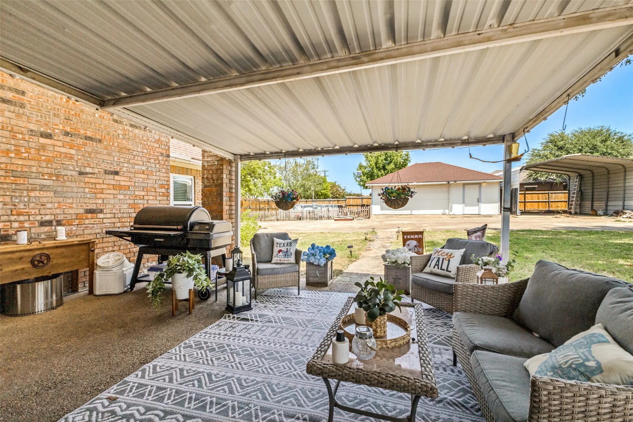 Single Family Residence For Rent in Collin County , 204 N W A Allen Boulevard, Wylie, Texas 75098, 3 Bedroom, 2 Bathroom, 4 Garage spaces, 1,455 Sqft, built in 1987, mls#21395501, Real Estate Agent in Wylie, Homes For Rent in Collin county, Homes For Rent in Wylie, Realtor in Wylie Texas, Real Estate Brokerage Independent Realty Texas, Luminita Cordes Realtor