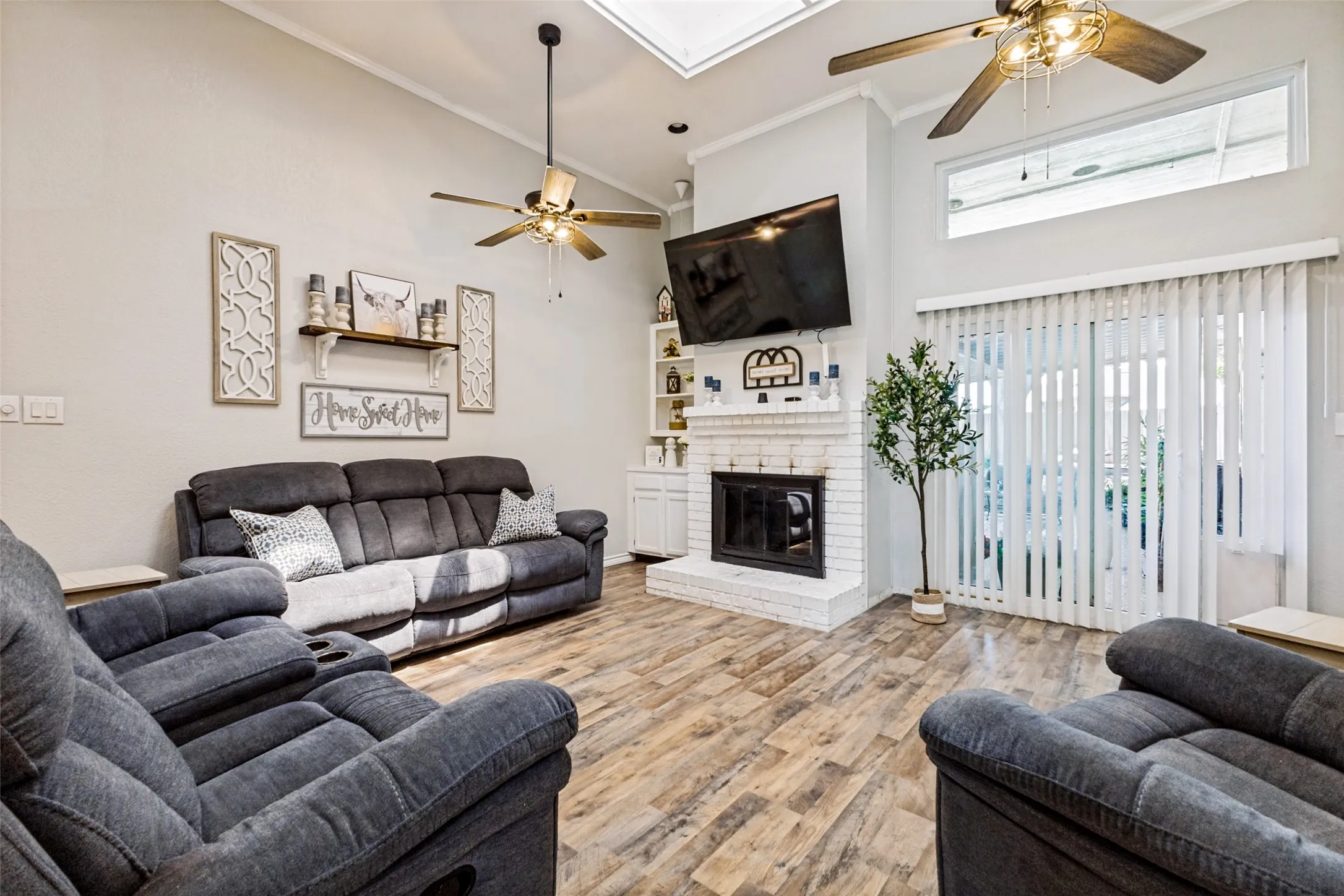 Single Family Residence For Rent in Collin County , 204 N W A Allen Boulevard, Wylie, Texas 75098, 3 Bedroom, 2 Bathroom, 4 Garage spaces, 1,455 Sqft, built in 1987, mls#21395501, Real Estate Agent in Wylie, Homes For Rent in Collin county, Homes For Rent in Wylie, Realtor in Wylie Texas, Real Estate Brokerage Independent Realty Texas, Luminita Cordes Realtor