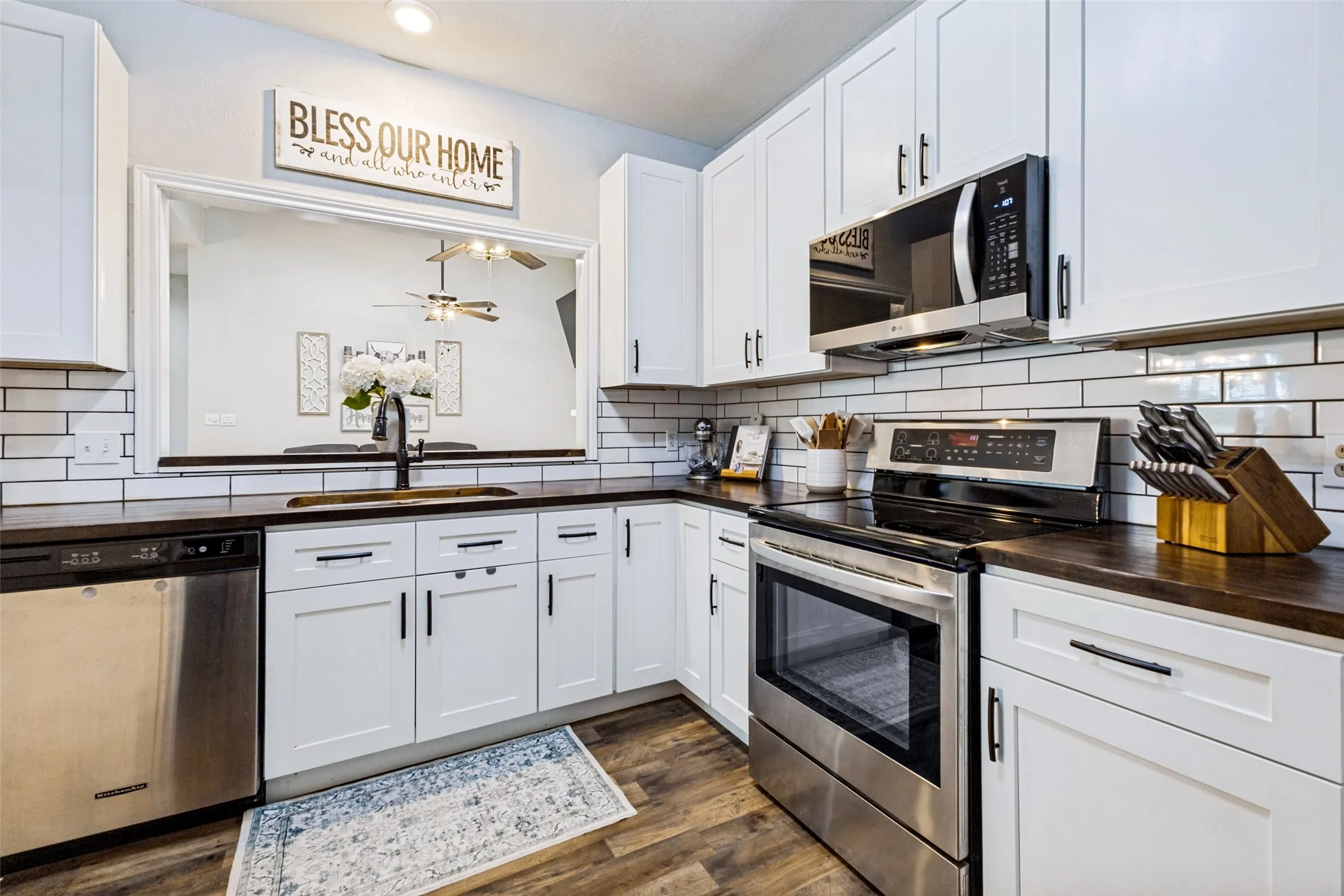 Single Family Residence For Rent in Collin County , 204 N W A Allen Boulevard, Wylie, Texas 75098, 3 Bedroom, 2 Bathroom, 4 Garage spaces, 1,455 Sqft, built in 1987, mls#21395501, Real Estate Agent in Wylie, Homes For Rent in Collin county, Homes For Rent in Wylie, Realtor in Wylie Texas, Real Estate Brokerage Independent Realty Texas, Luminita Cordes Realtor