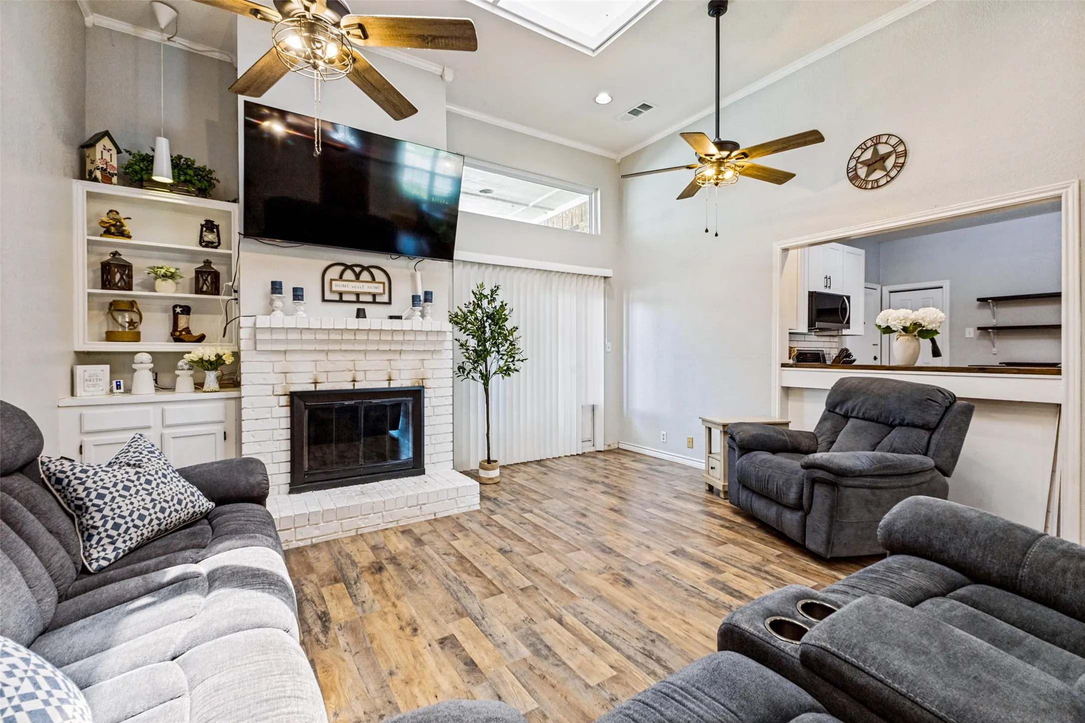 Single Family Residence For Rent in Collin County , 204 N W A Allen Boulevard, Wylie, Texas 75098, 3 Bedroom, 2 Bathroom, 4 Garage spaces, 1,455 Sqft, built in 1987, mls#21395501, Real Estate Agent in Wylie, Homes For Rent in Collin county, Homes For Rent in Wylie, Realtor in Wylie Texas, Real Estate Brokerage Independent Realty Texas, Luminita Cordes Realtor