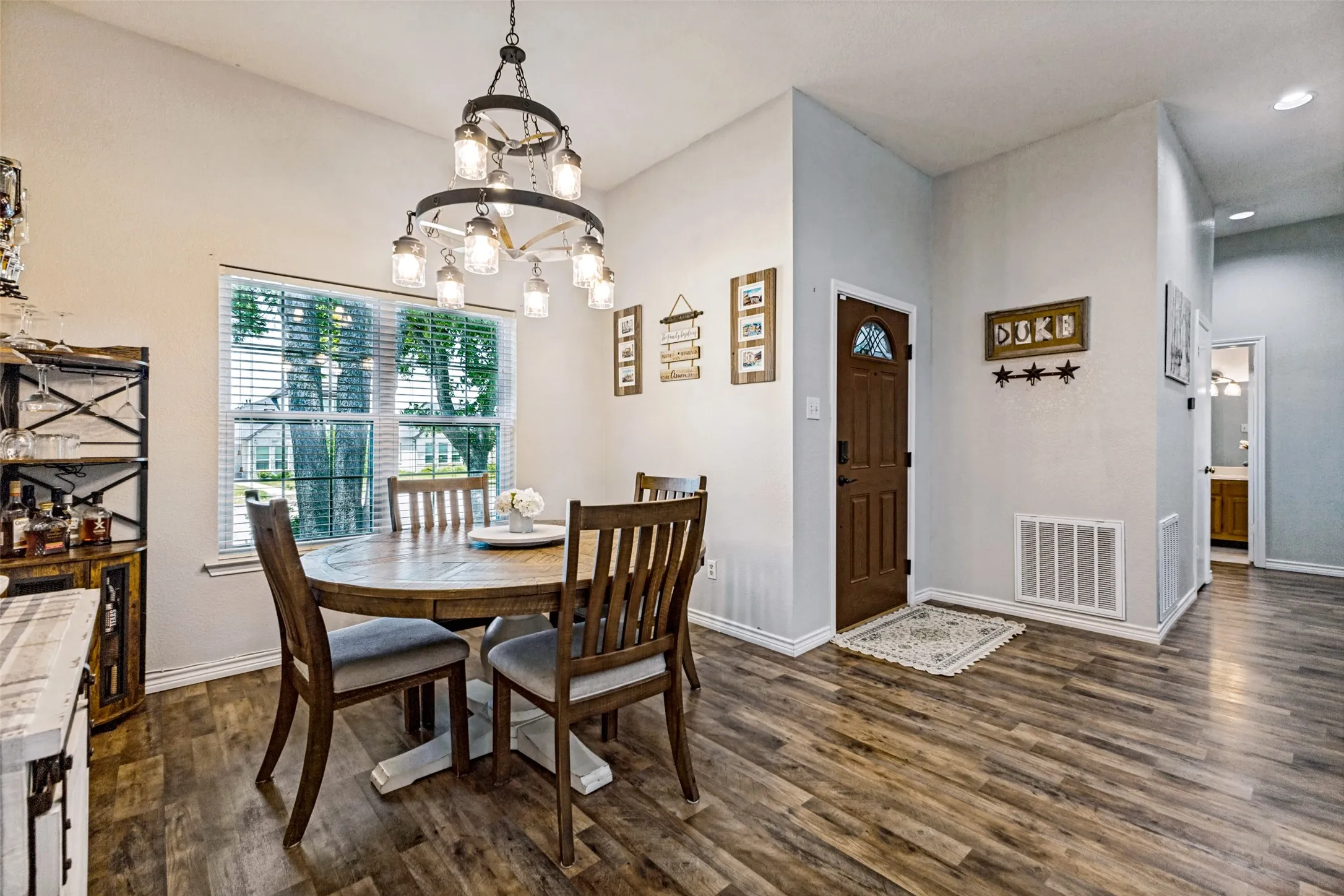Single Family Residence For Rent in Collin County , 204 N W A Allen Boulevard, Wylie, Texas 75098, 3 Bedroom, 2 Bathroom, 4 Garage spaces, 1,455 Sqft, built in 1987, mls#21395501, Real Estate Agent in Wylie, Homes For Rent in Collin county, Homes For Rent in Wylie, Realtor in Wylie Texas, Real Estate Brokerage Independent Realty Texas, Luminita Cordes Realtor