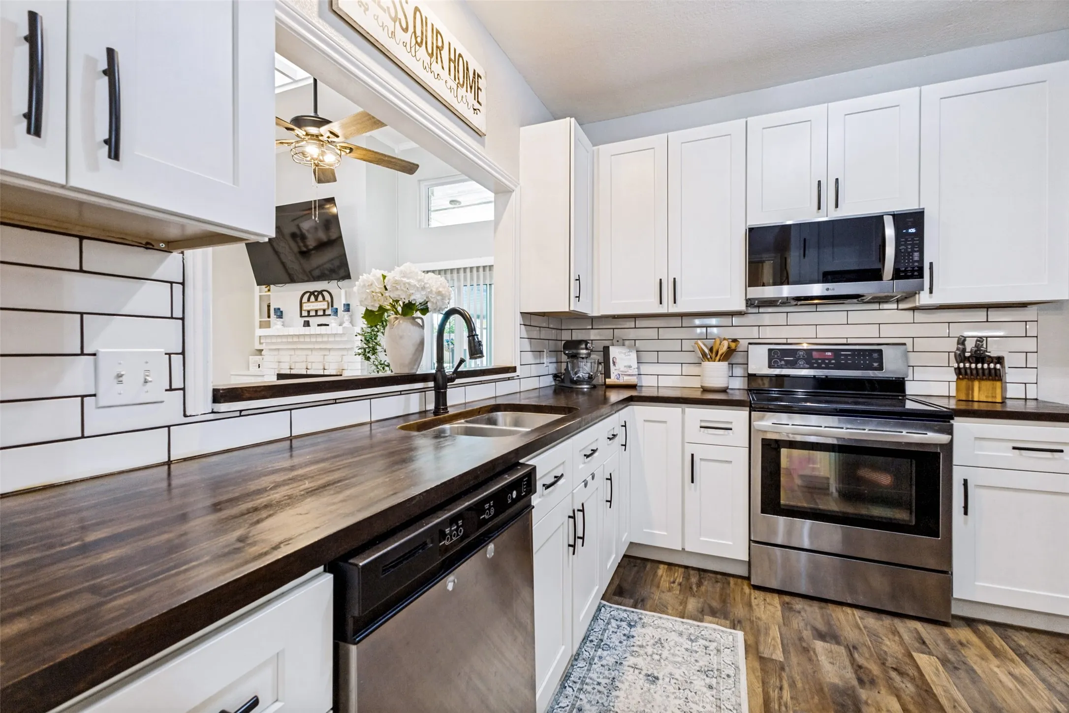 Single Family Residence For Rent in Collin County , 204 N W A Allen Boulevard, Wylie, Texas 75098, 3 Bedroom, 2 Bathroom, 4 Garage spaces, 1,455 Sqft, built in 1987, mls#21395501, Real Estate Agent in Wylie, Homes For Rent in Collin county, Homes For Rent in Wylie, Realtor in Wylie Texas, Real Estate Brokerage Independent Realty Texas, Luminita Cordes Realtor