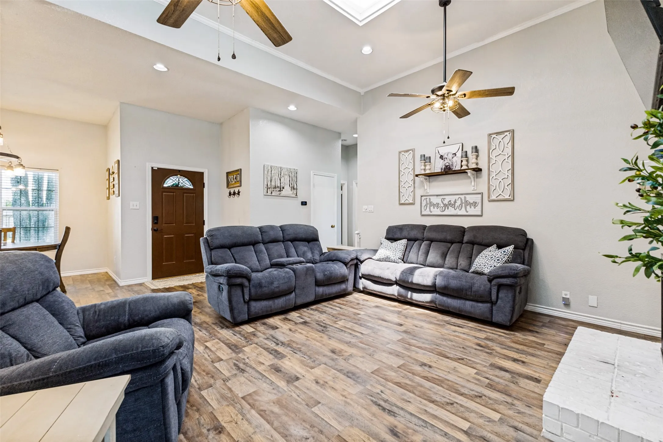 Single Family Residence For Rent in Collin County , 204 N W A Allen Boulevard, Wylie, Texas 75098, 3 Bedroom, 2 Bathroom, 4 Garage spaces, 1,455 Sqft, built in 1987, mls#21395501, Real Estate Agent in Wylie, Homes For Rent in Collin county, Homes For Rent in Wylie, Realtor in Wylie Texas, Real Estate Brokerage Independent Realty Texas, Luminita Cordes Realtor