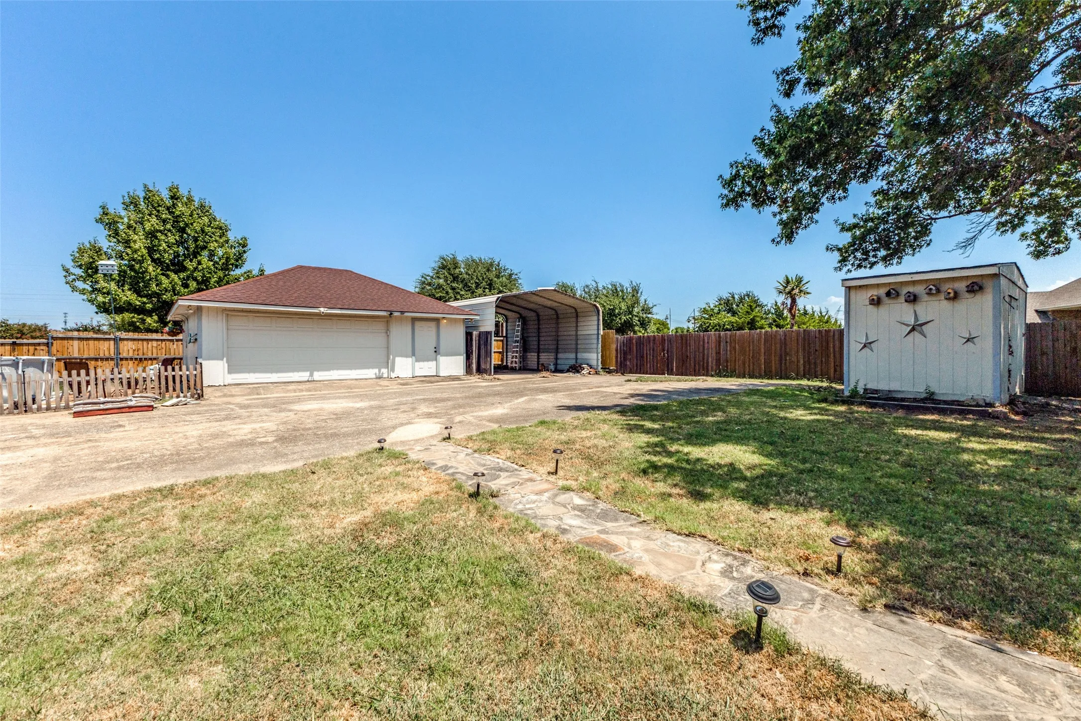 Single Family Residence For Rent in Collin County , 204 N W A Allen Boulevard, Wylie, Texas 75098, 3 Bedroom, 2 Bathroom, 4 Garage spaces, 1,455 Sqft, built in 1987, mls#21395501, Real Estate Agent in Wylie, Homes For Rent in Collin county, Homes For Rent in Wylie, Realtor in Wylie Texas, Real Estate Brokerage Independent Realty Texas, Luminita Cordes Realtor