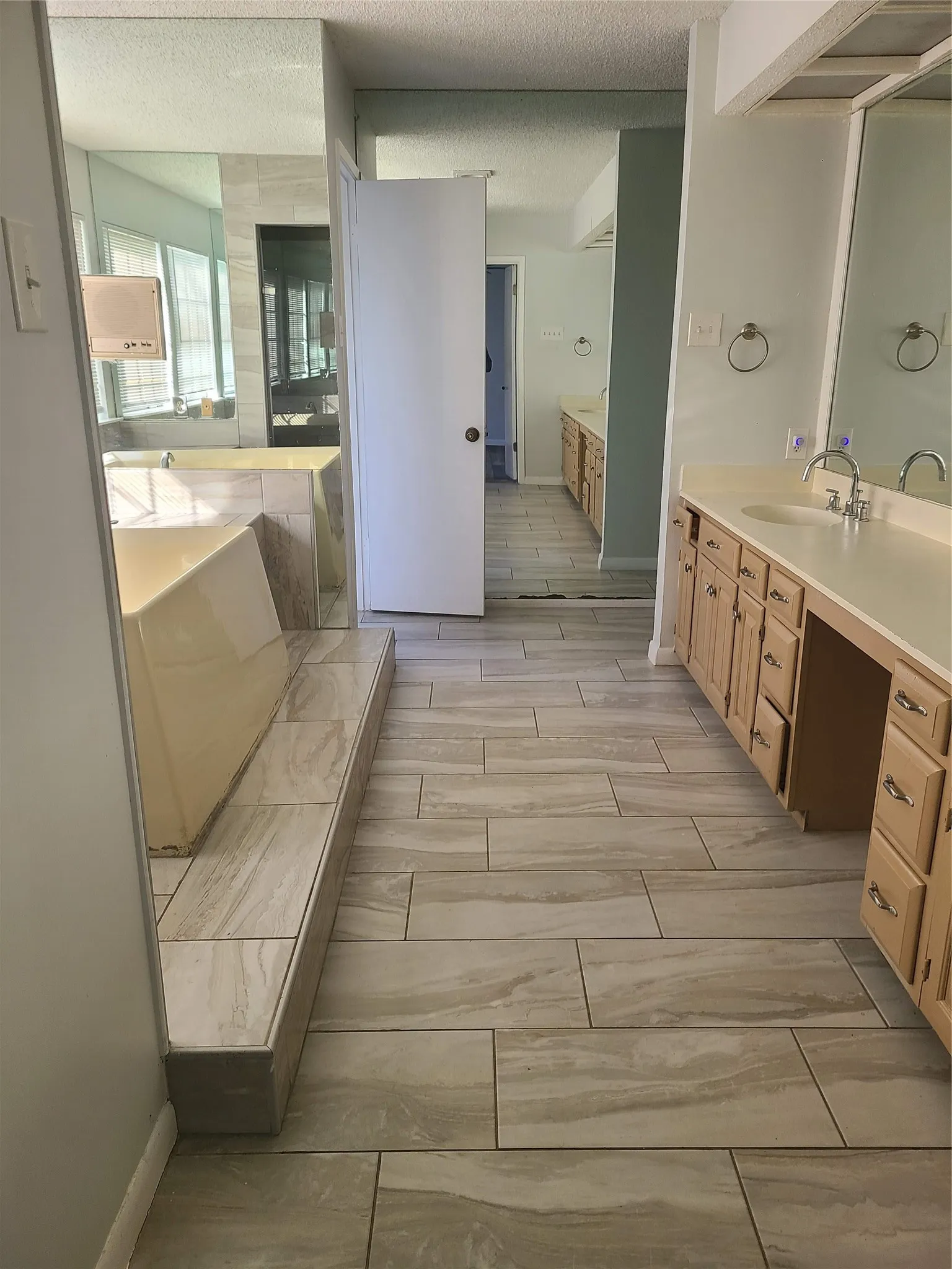 Single Family Residence For Rent in Dallas County , 305 Centennial Boulevard, Richardson, Texas 75081, 3 Bedroom, 2 Bathroom, 2 Garage spaces, 2,218 Sqft, built in 1980, mls#21395507, Real Estate Agent in Richardson, Homes For Rent in Dallas county, Homes For Rent in Richardson, Realtor in Richardson Texas, Real Estate Brokerage Independent Realty Texas, Luminita Cordes Realtor