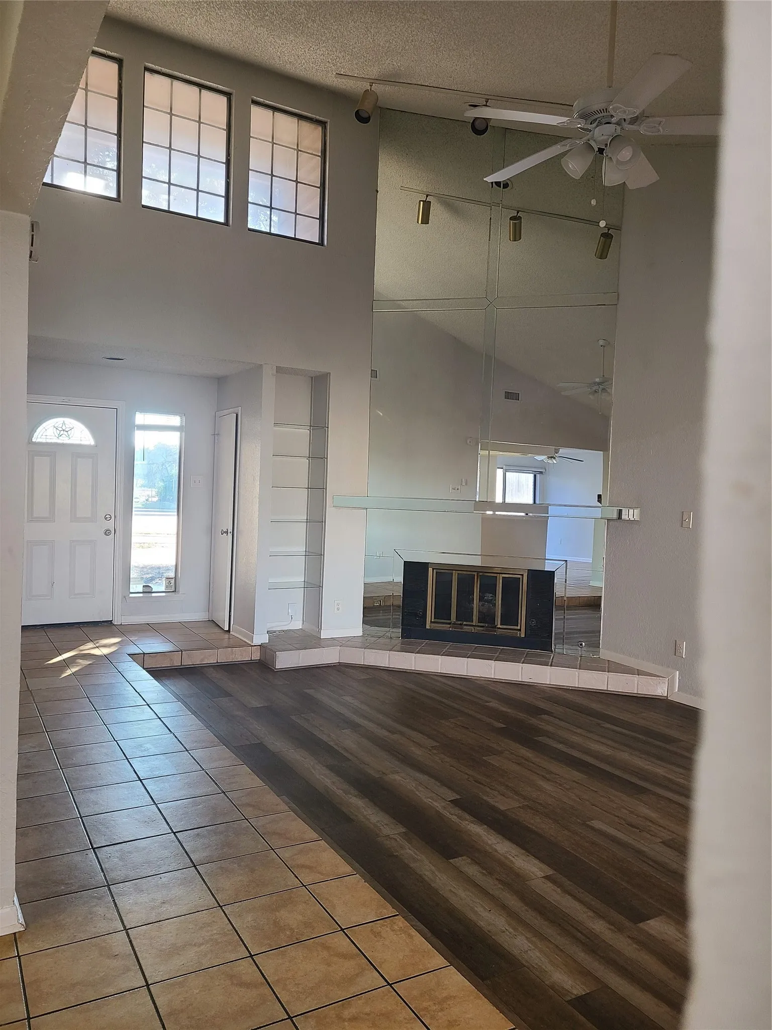 Single Family Residence For Rent in Dallas County , 305 Centennial Boulevard, Richardson, Texas 75081, 3 Bedroom, 2 Bathroom, 2 Garage spaces, 2,218 Sqft, built in 1980, mls#21395507, Real Estate Agent in Richardson, Homes For Rent in Dallas county, Homes For Rent in Richardson, Realtor in Richardson Texas, Real Estate Brokerage Independent Realty Texas, Luminita Cordes Realtor