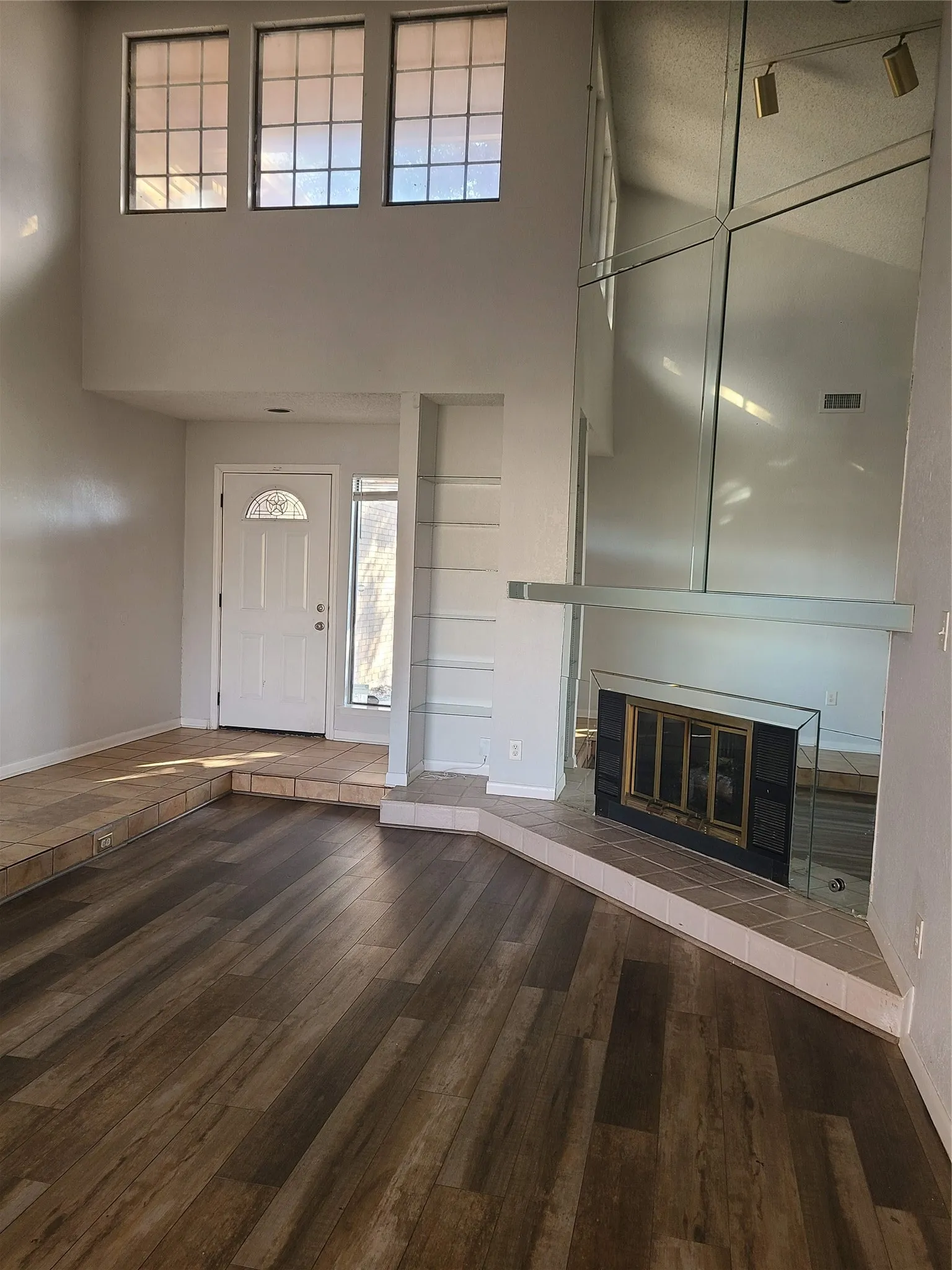 Single Family Residence For Rent in Dallas County , 305 Centennial Boulevard, Richardson, Texas 75081, 3 Bedroom, 2 Bathroom, 2 Garage spaces, 2,218 Sqft, built in 1980, mls#21395507, Real Estate Agent in Richardson, Homes For Rent in Dallas county, Homes For Rent in Richardson, Realtor in Richardson Texas, Real Estate Brokerage Independent Realty Texas, Luminita Cordes Realtor