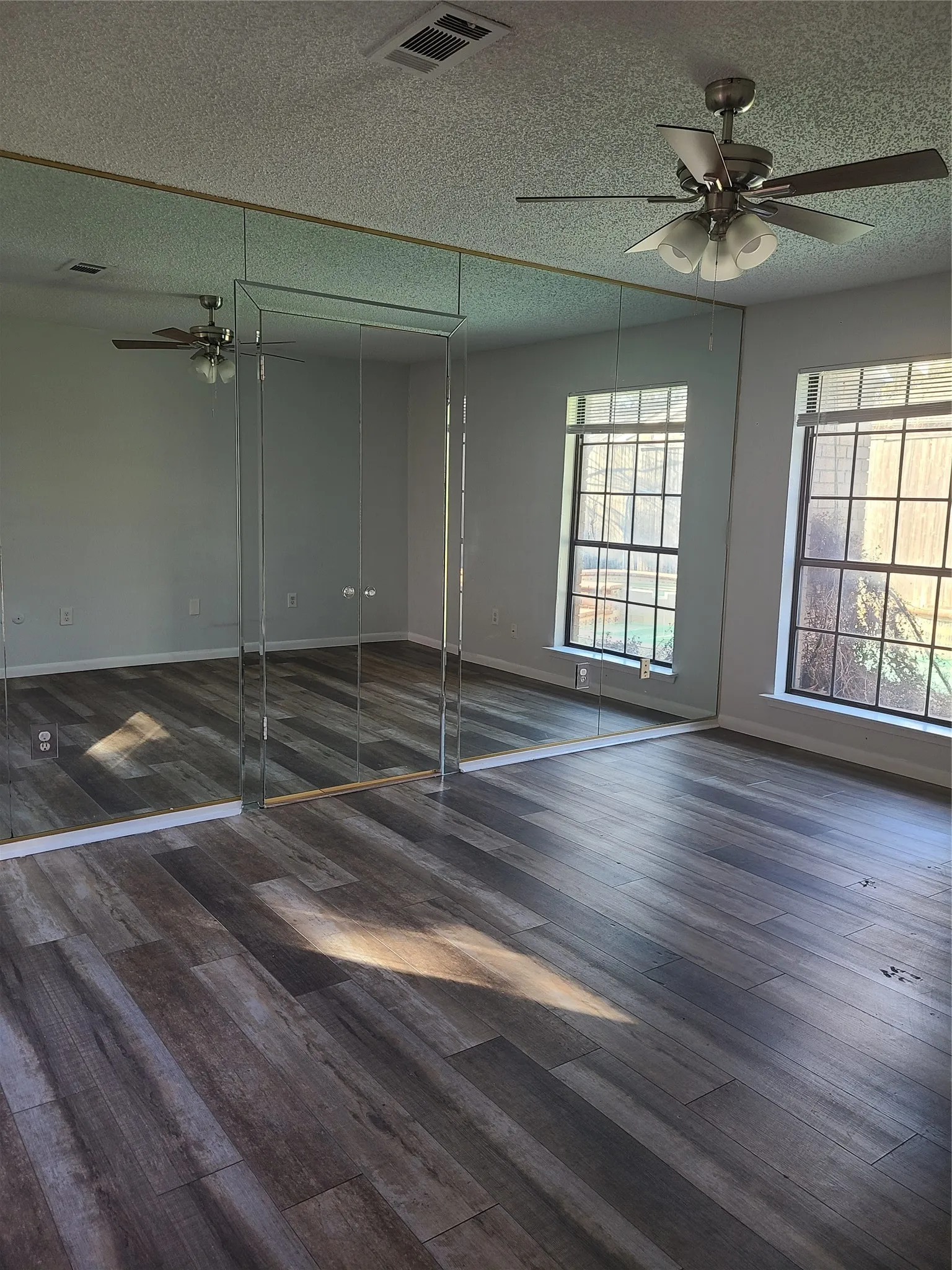 Single Family Residence For Rent in Dallas County , 305 Centennial Boulevard, Richardson, Texas 75081, 3 Bedroom, 2 Bathroom, 2 Garage spaces, 2,218 Sqft, built in 1980, mls#21395507, Real Estate Agent in Richardson, Homes For Rent in Dallas county, Homes For Rent in Richardson, Realtor in Richardson Texas, Real Estate Brokerage Independent Realty Texas, Luminita Cordes Realtor