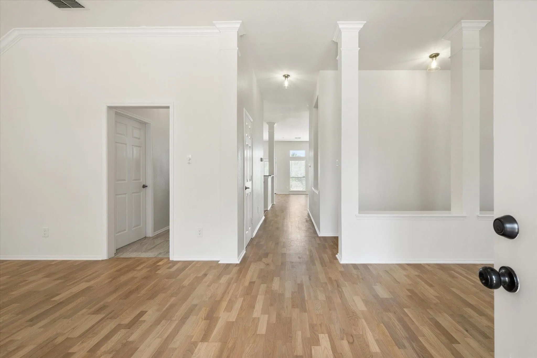 Single Family Residence For Sale in Tarrant County , 6604 High Brook Drive, Fort Worth, Texas 76132, 3 Bedroom, 2 Bathroom, 2 Garage spaces, 2,183 Sqft, built in 1997, mls#21395502, Real Estate Agent in Fort Worth, Homes For Sale in Tarrant county, Homes For Sale in Fort Worth, Realtor in Fort Worth Texas, Real Estate Brokerage Independent Realty Texas, Luminita Cordes Realtor