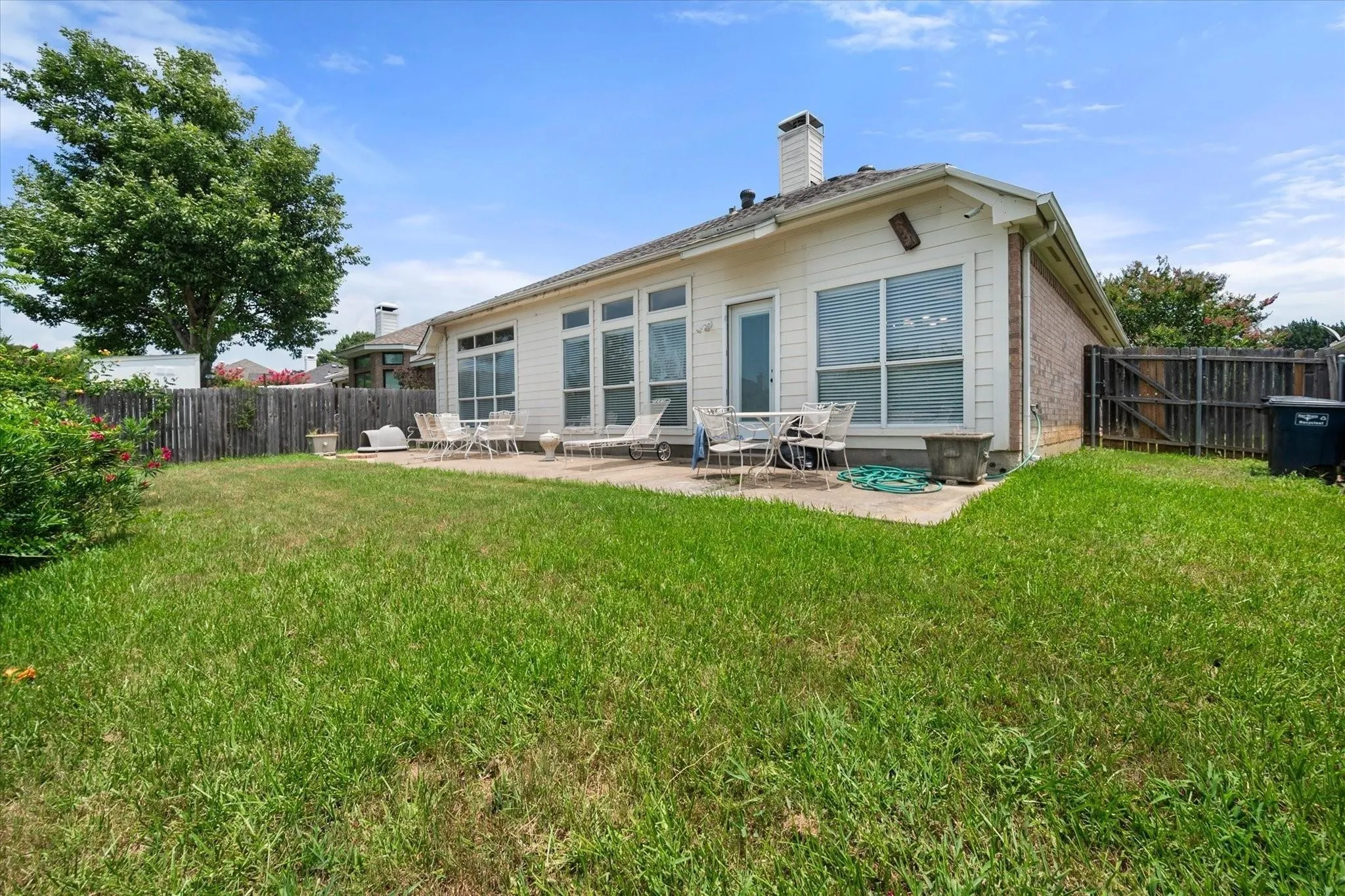 Single Family Residence For Sale in Tarrant County , 6604 High Brook Drive, Fort Worth, Texas 76132, 3 Bedroom, 2 Bathroom, 2 Garage spaces, 2,183 Sqft, built in 1997, mls#21395502, Real Estate Agent in Fort Worth, Homes For Sale in Tarrant county, Homes For Sale in Fort Worth, Realtor in Fort Worth Texas, Real Estate Brokerage Independent Realty Texas, Luminita Cordes Realtor
