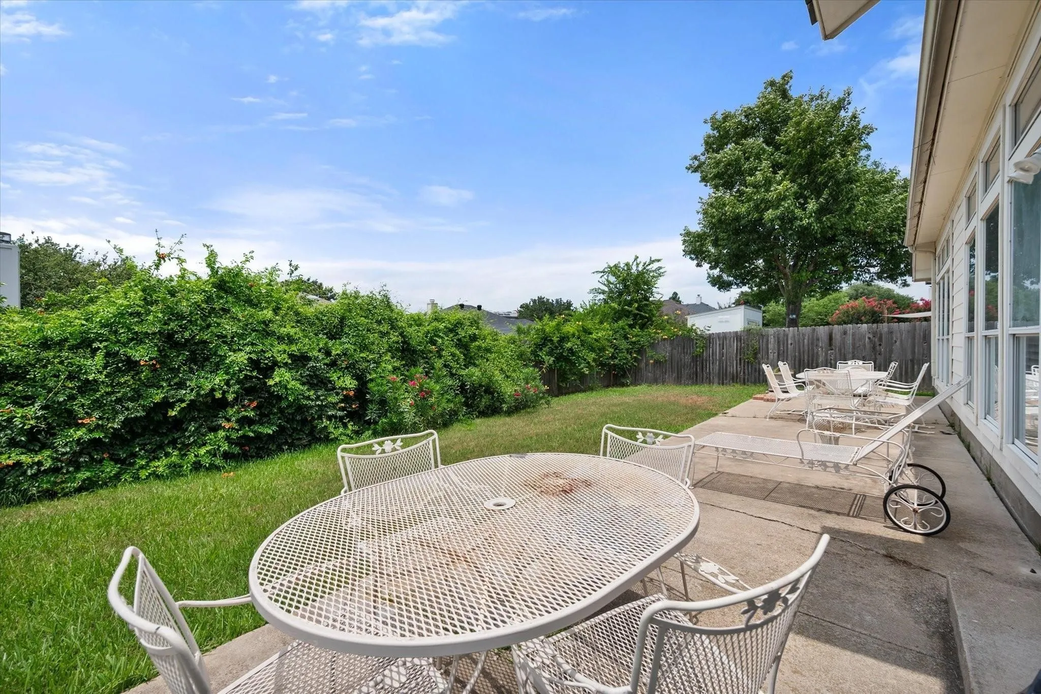 Single Family Residence For Sale in Tarrant County , 6604 High Brook Drive, Fort Worth, Texas 76132, 3 Bedroom, 2 Bathroom, 2 Garage spaces, 2,183 Sqft, built in 1997, mls#21395502, Real Estate Agent in Fort Worth, Homes For Sale in Tarrant county, Homes For Sale in Fort Worth, Realtor in Fort Worth Texas, Real Estate Brokerage Independent Realty Texas, Luminita Cordes Realtor