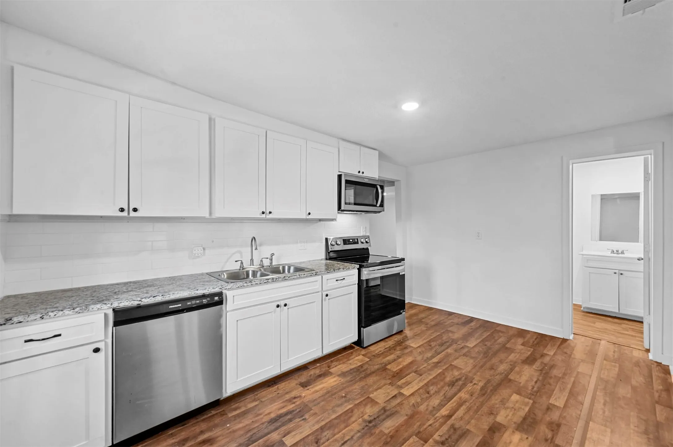 Single Family Residence For Rent in Collin County , 105 Short Street, Farmersville, Texas 75442, 3 Bedroom, 1 Bathroom, Garage spaces, 1,432 Sqft, built in 1941, mls#21395511, Real Estate Agent in Farmersville, Homes For Rent in Collin county, Homes For Rent in Farmersville, Realtor in Farmersville Texas, Real Estate Brokerage Independent Realty Texas, Luminita Cordes Realtor