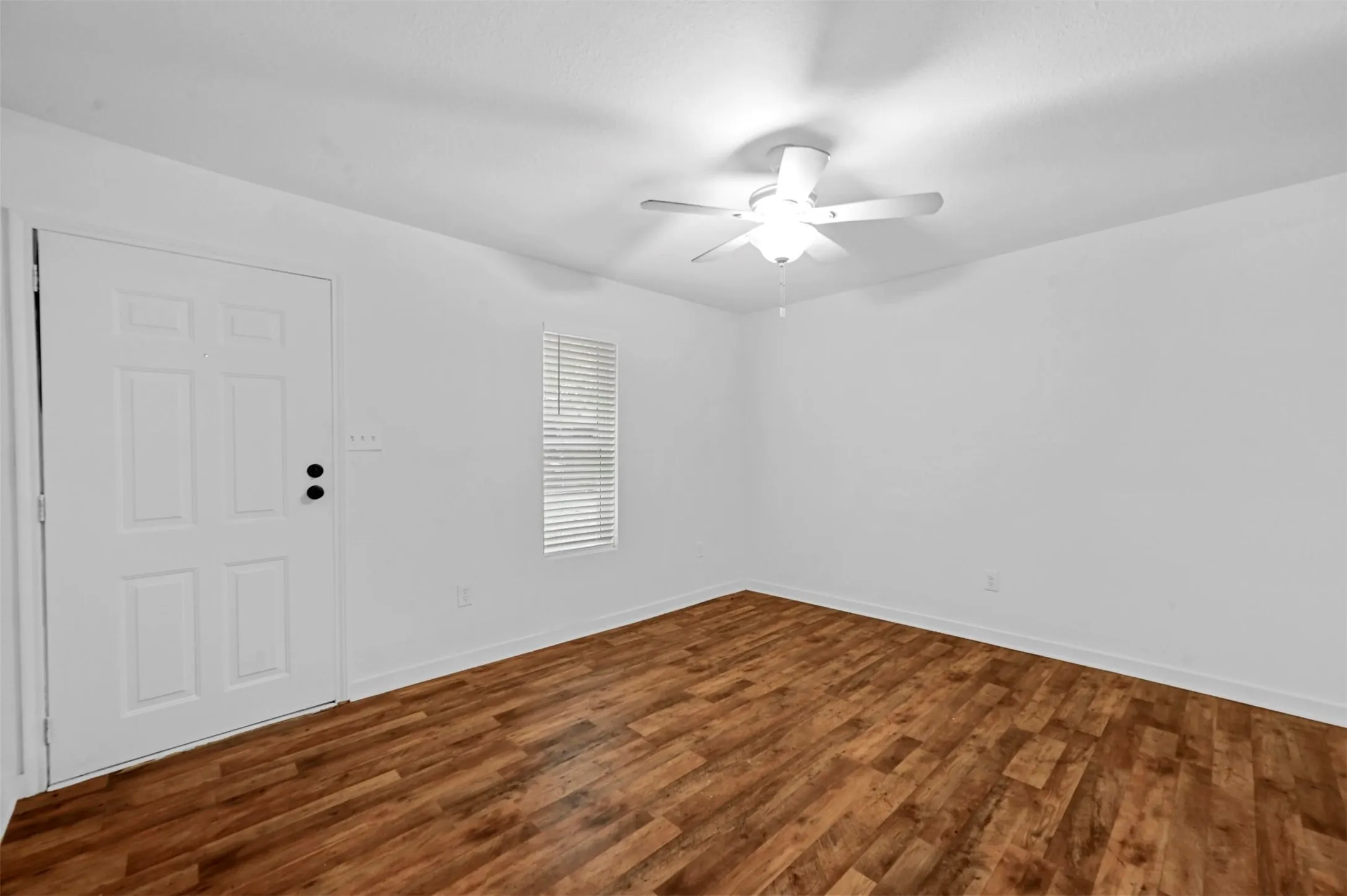 Single Family Residence For Rent in Collin County , 105 Short Street, Farmersville, Texas 75442, 3 Bedroom, 1 Bathroom, Garage spaces, 1,432 Sqft, built in 1941, mls#21395511, Real Estate Agent in Farmersville, Homes For Rent in Collin county, Homes For Rent in Farmersville, Realtor in Farmersville Texas, Real Estate Brokerage Independent Realty Texas, Luminita Cordes Realtor