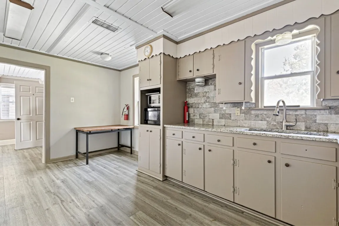 Industrial For Rent in Hunt County , 5302 Tx-276, Royse City, Texas 75189, 0, 0, Garage spaces, 0 Sqft, built in 1968, mls#21395114, Real Estate Agent in Royse City, Homes For Rent in Hunt county, Homes For Rent in Royse City, Realtor in Royse City Texas, Real Estate Brokerage Independent Realty Texas, Luminita Cordes Realtor