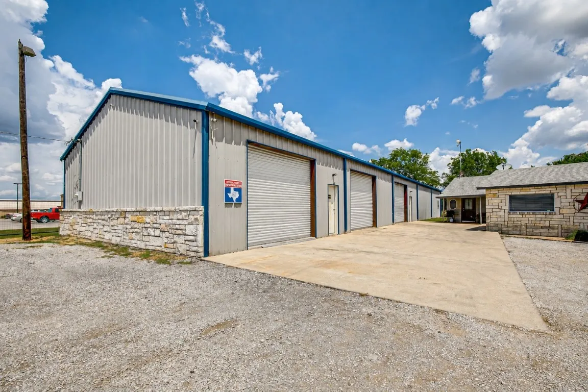 Industrial For Rent in Hunt County , 5302 Tx-276, Royse City, Texas 75189, 0, 0, Garage spaces, 0 Sqft, built in 1968, mls#21395114, Real Estate Agent in Royse City, Homes For Rent in Hunt county, Homes For Rent in Royse City, Realtor in Royse City Texas, Real Estate Brokerage Independent Realty Texas, Luminita Cordes Realtor