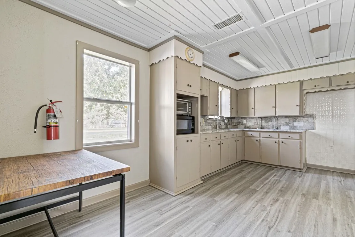 Industrial For Rent in Hunt County , 5302 Tx-276, Royse City, Texas 75189, 0, 0, Garage spaces, 0 Sqft, built in 1968, mls#21395114, Real Estate Agent in Royse City, Homes For Rent in Hunt county, Homes For Rent in Royse City, Realtor in Royse City Texas, Real Estate Brokerage Independent Realty Texas, Luminita Cordes Realtor